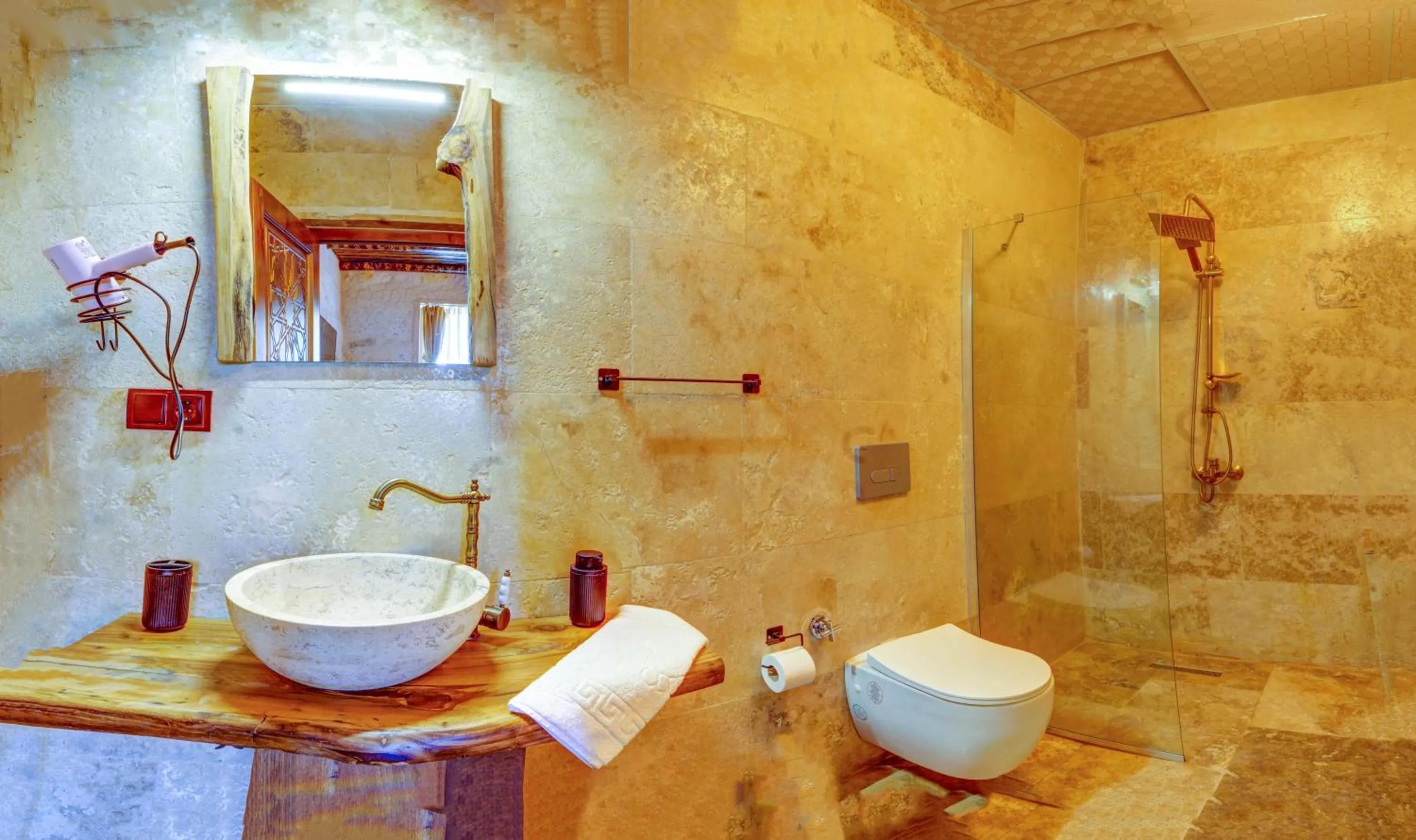 Shower in Ceran Stone House