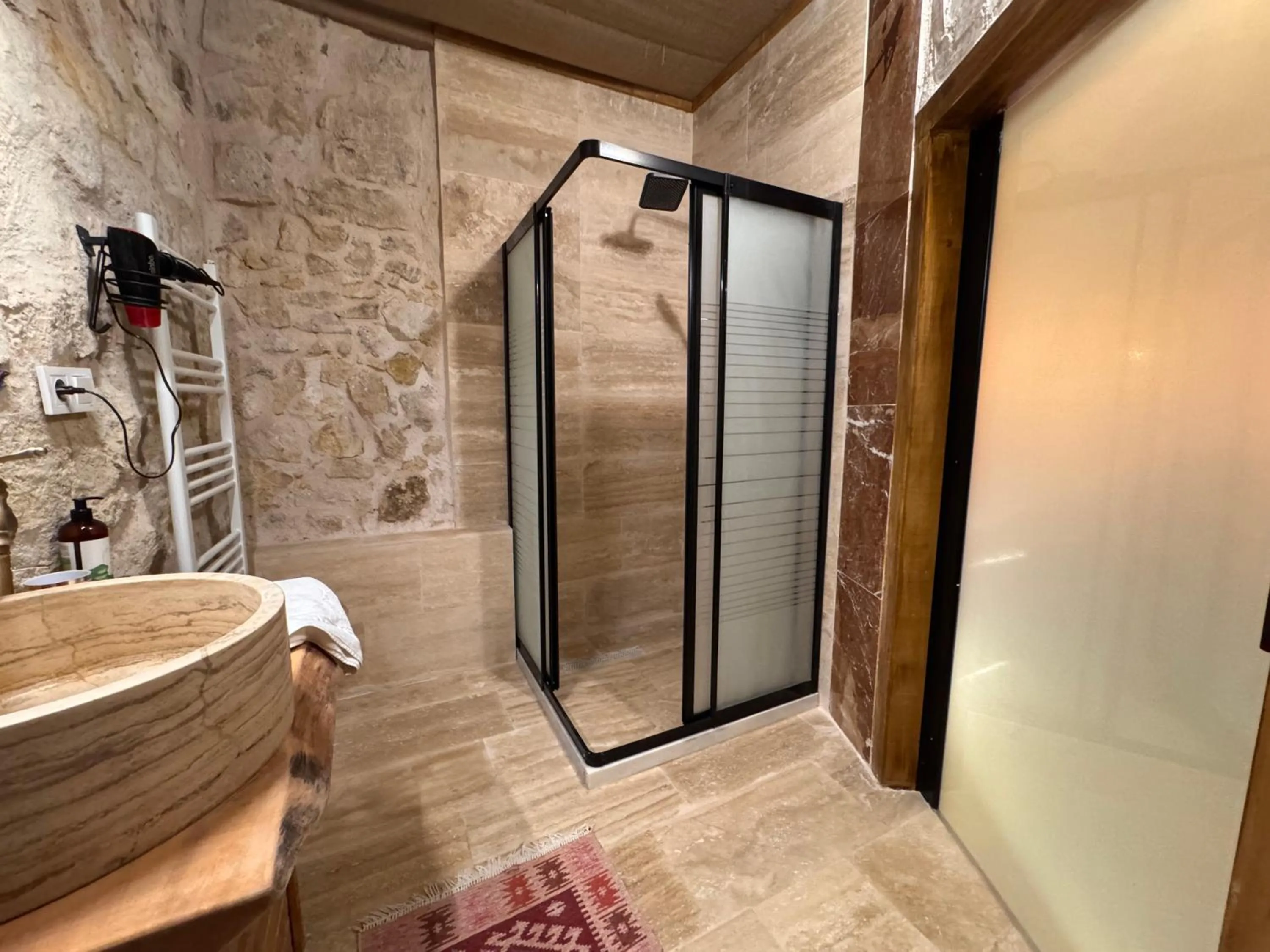 Shower in Ceran Stone House
