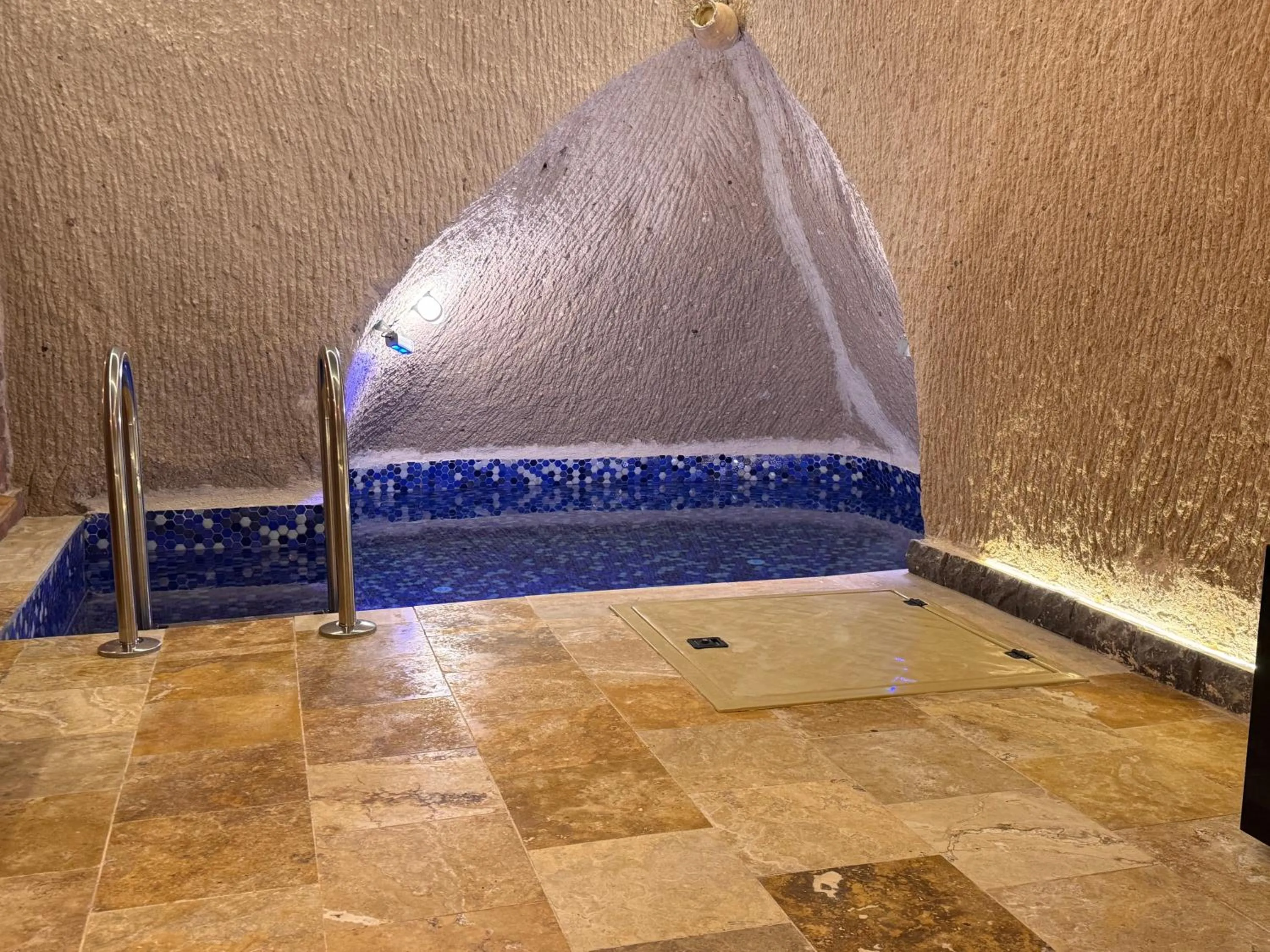 Pool view in Ceran Stone House