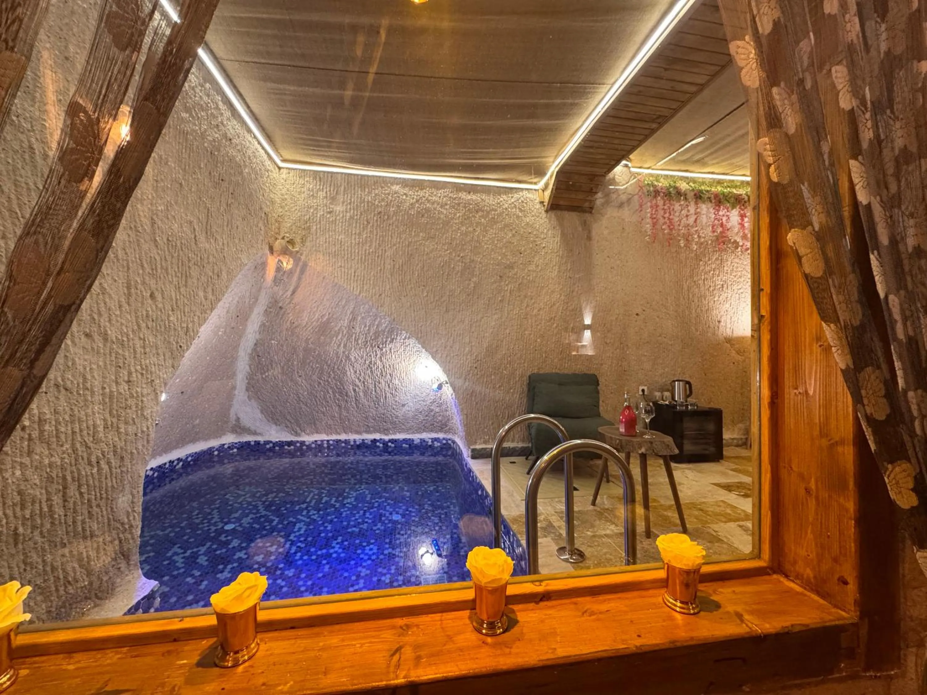 Swimming pool in Ceran Stone House