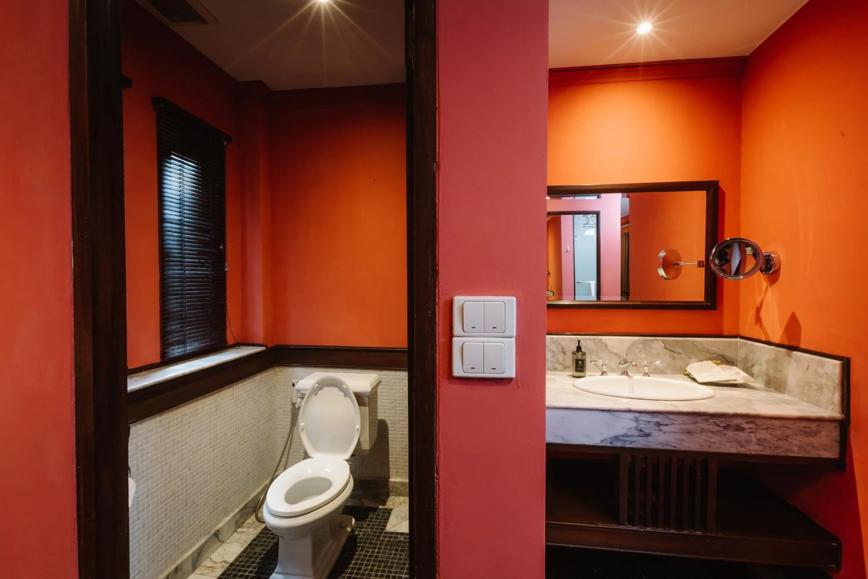 Toilet in Lunar Mansion Hotel