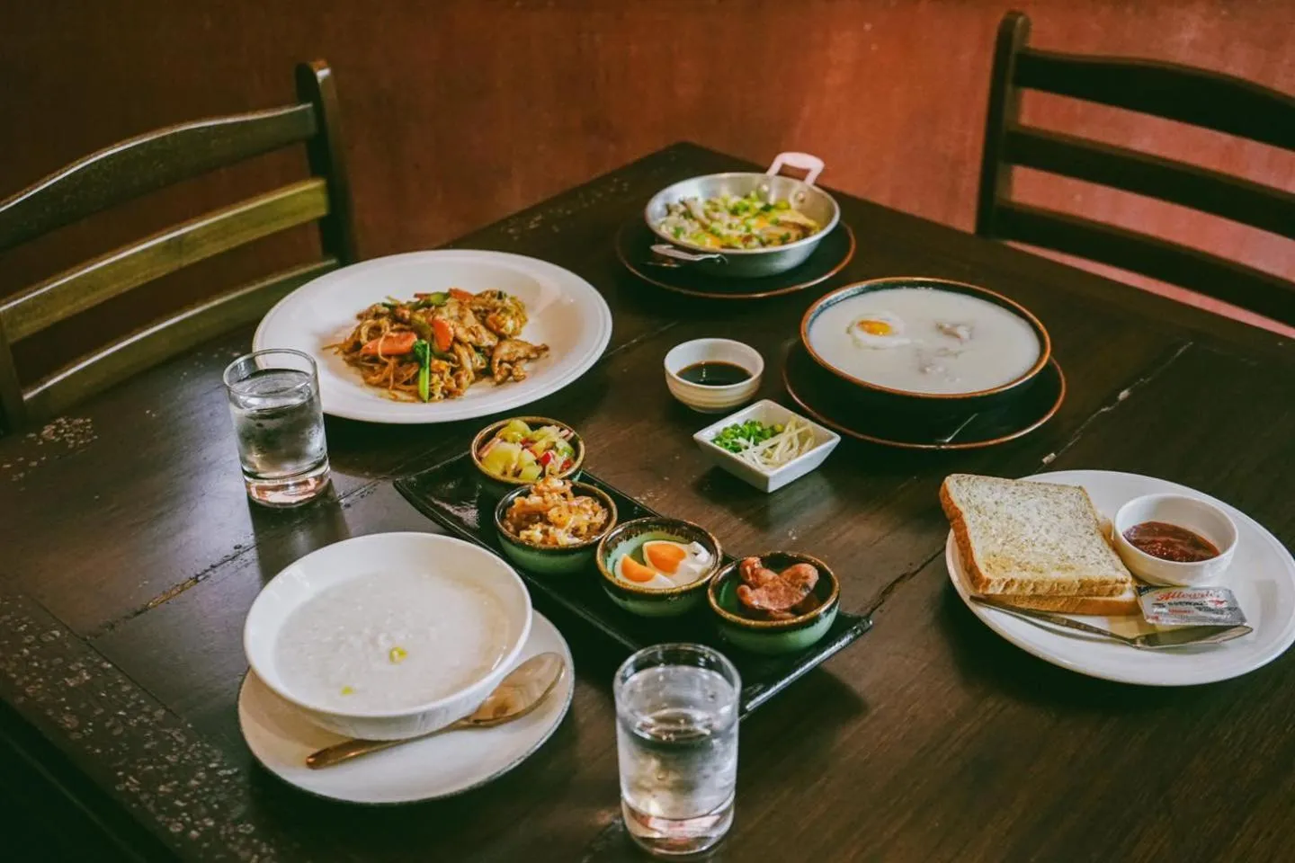 Breakfast in Lunar Mansion Hotel