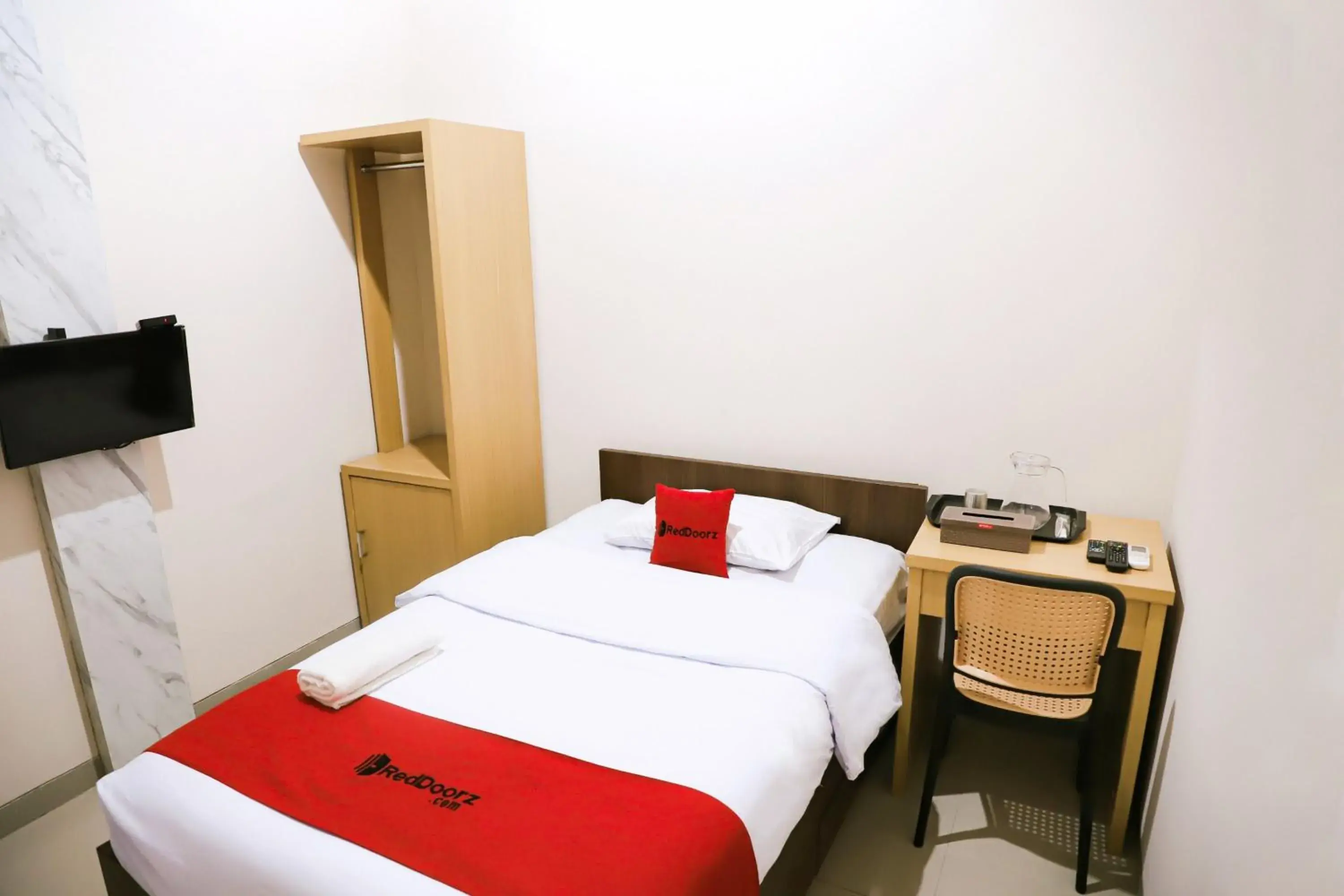 Single Room - single occupancy in RedDoorz Syariah near Exit Toll Subang Single Room - single occupancy in RedDoorz Syariah near Exit Toll Subang