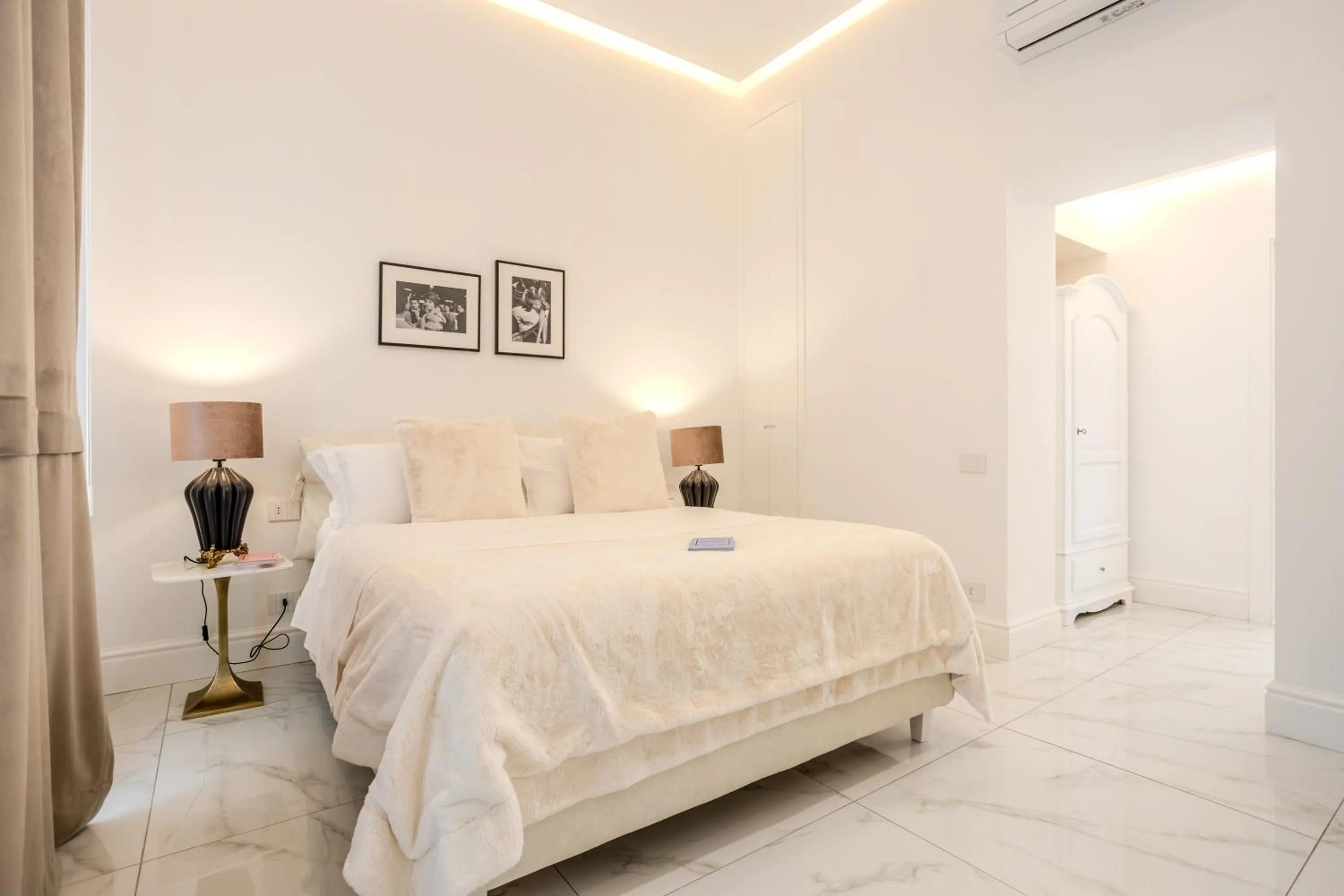 Photo of the whole room, Bed in La Corte dei Mille Luxury