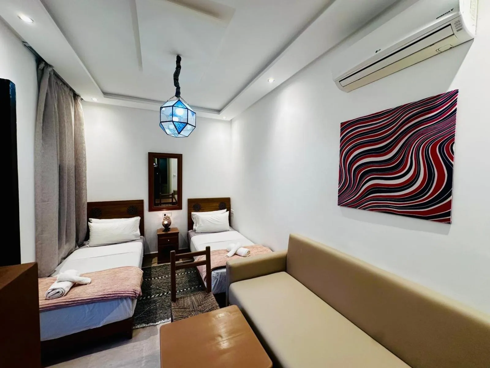 Property building, Bed in Riad hotel Cecil