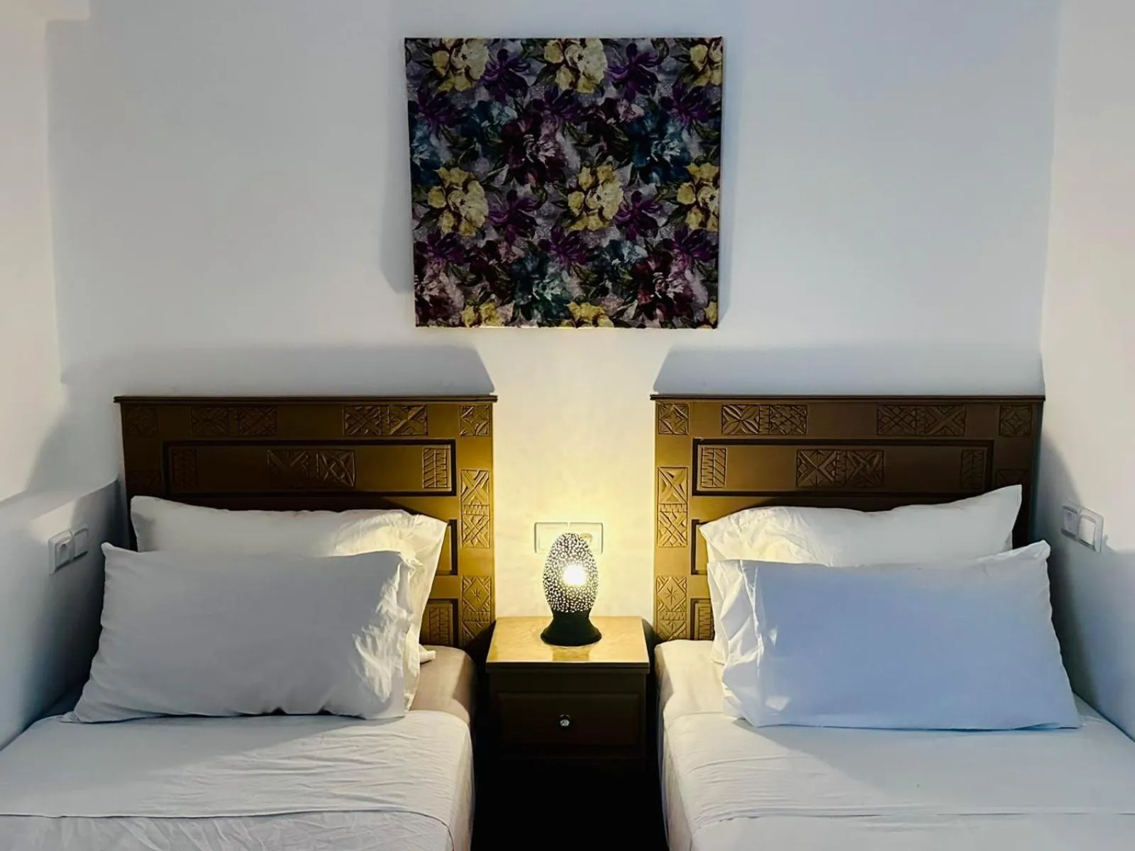 Property building, Bed in Riad hotel Cecil