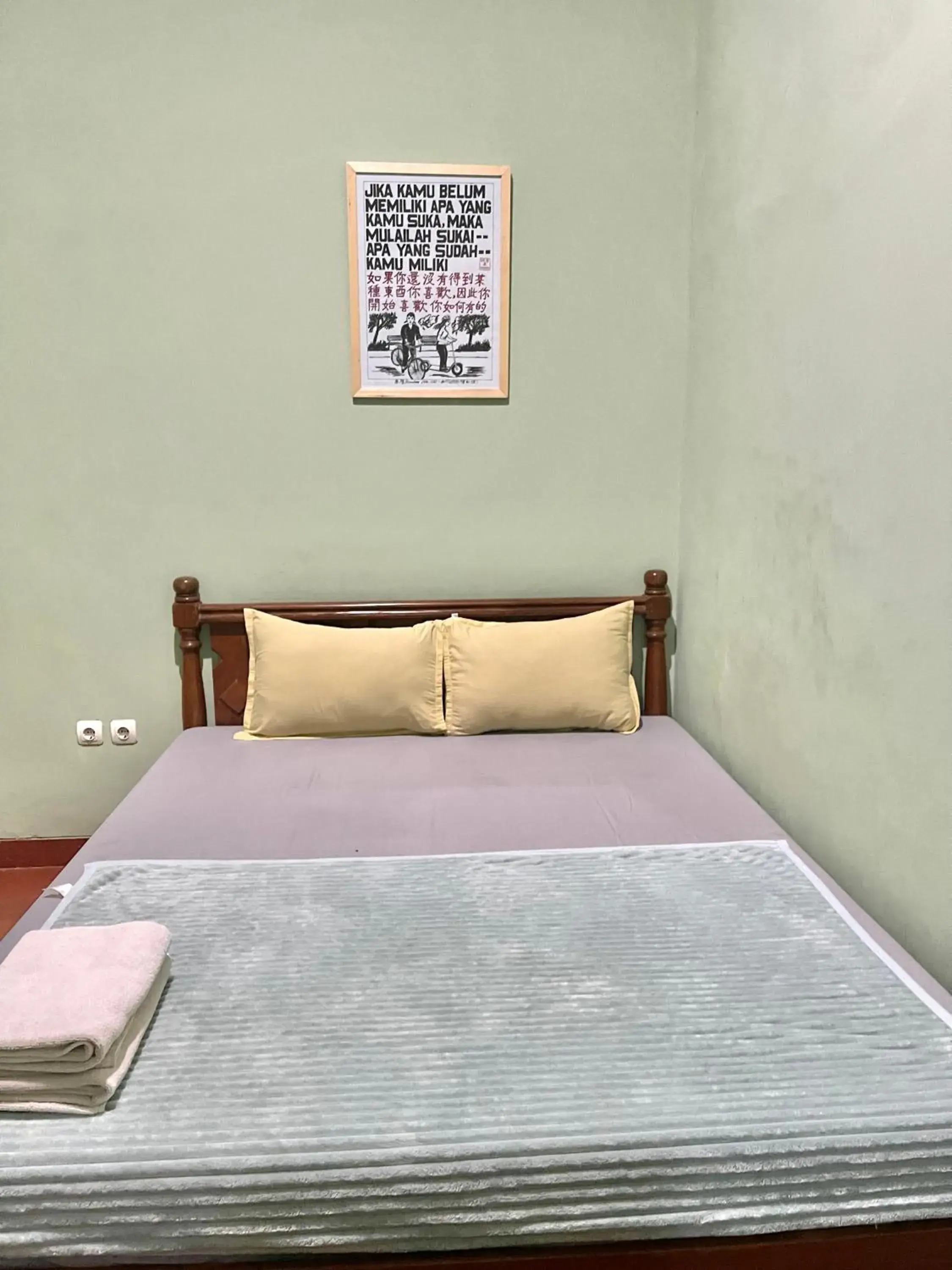 Bed in Telu Telu Solo Bed in Telu Telu Solo