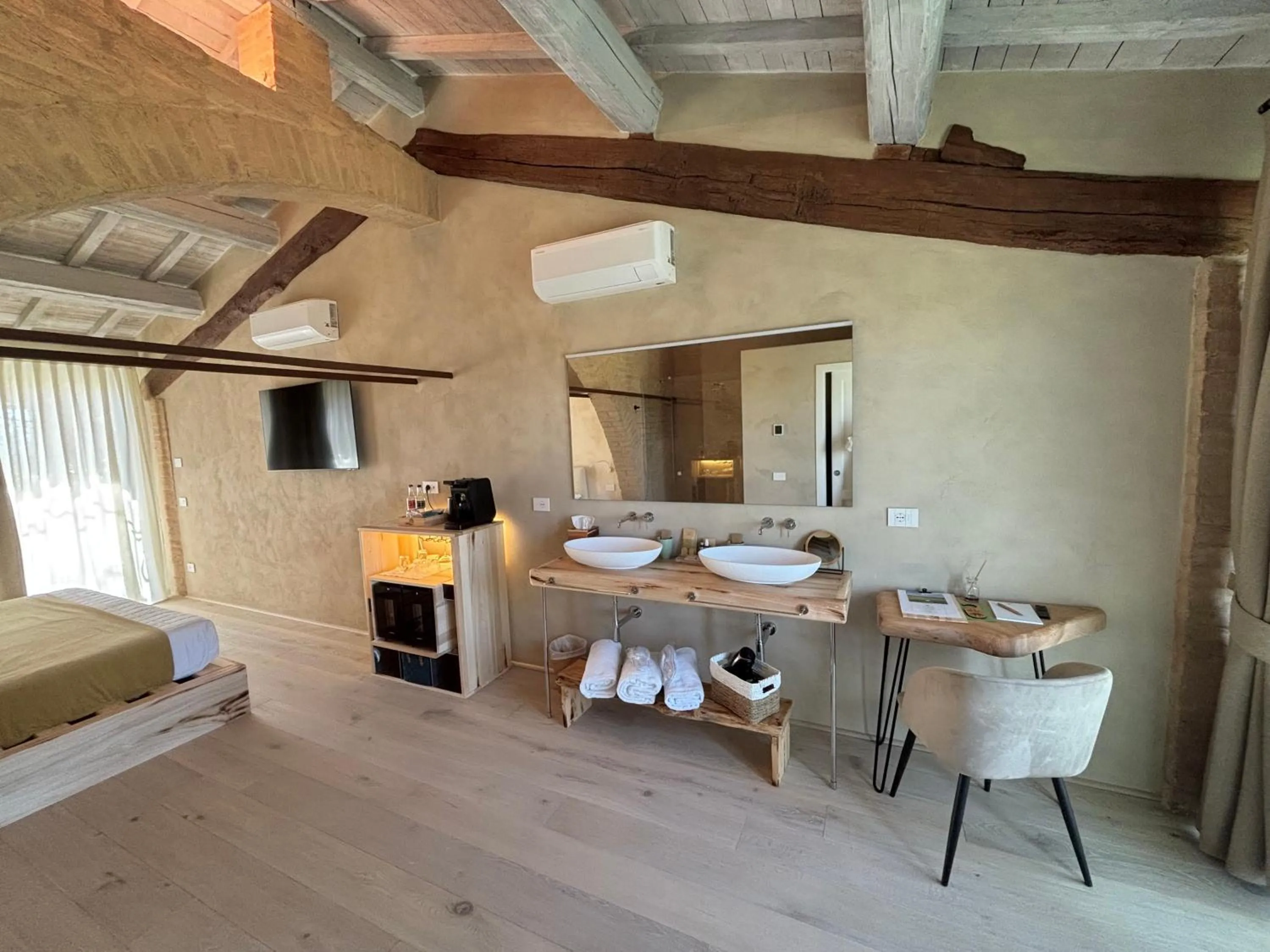 Bed in Tenuta d'Arbia, Siena