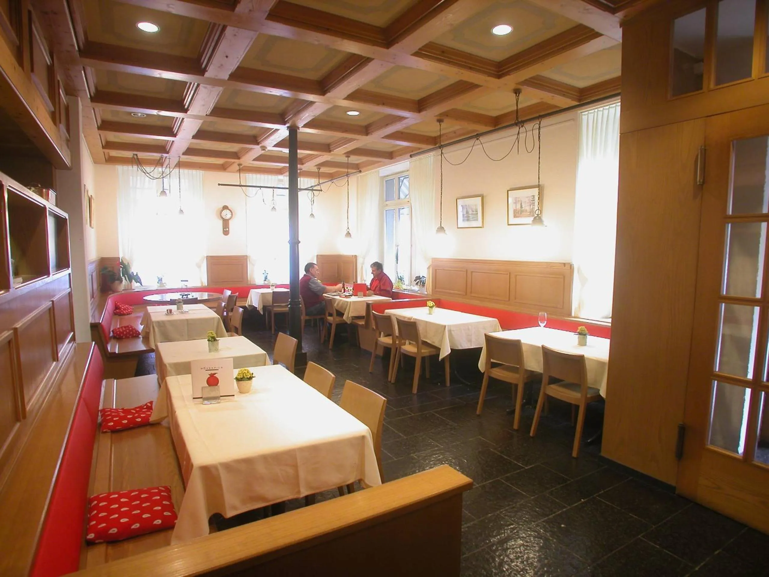 Restaurant/places to eat in Hotel Post Glarnerhof