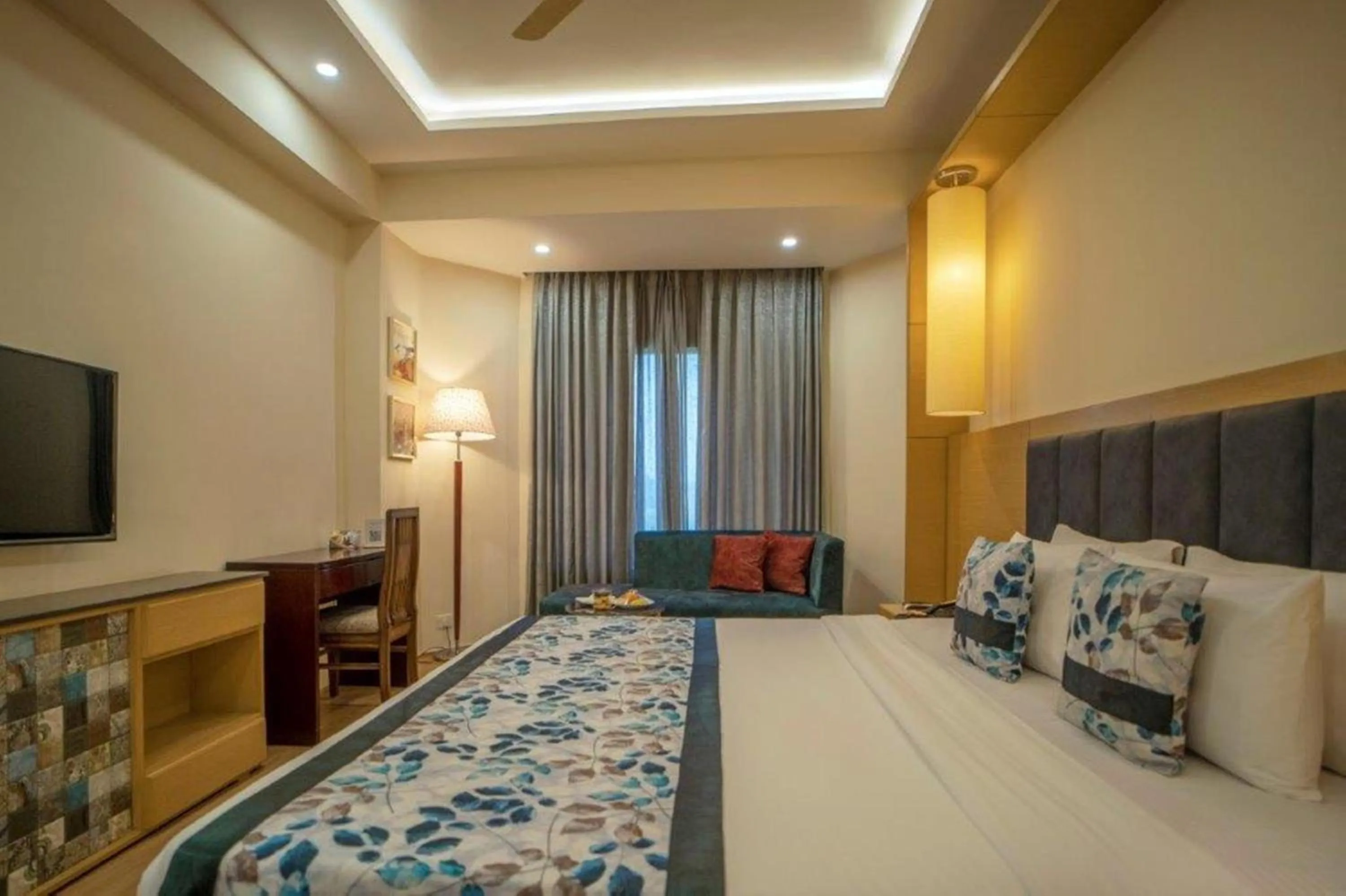 Bedroom in Golden Tulip Udaipur