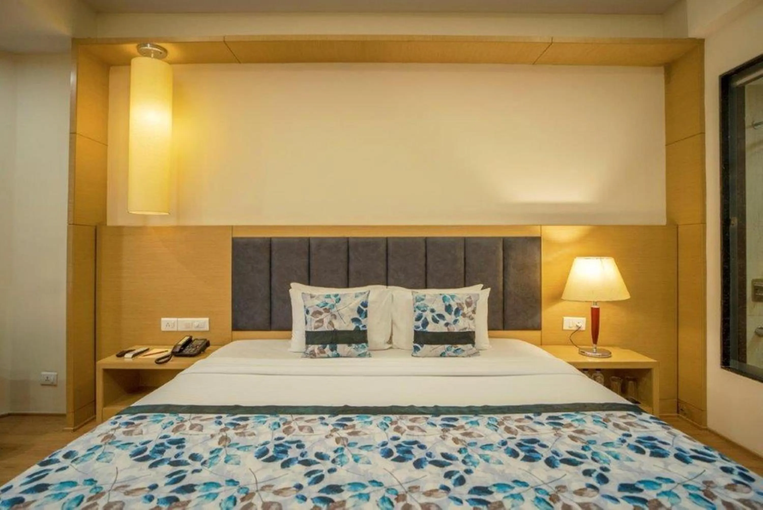 Bedroom in Golden Tulip Udaipur