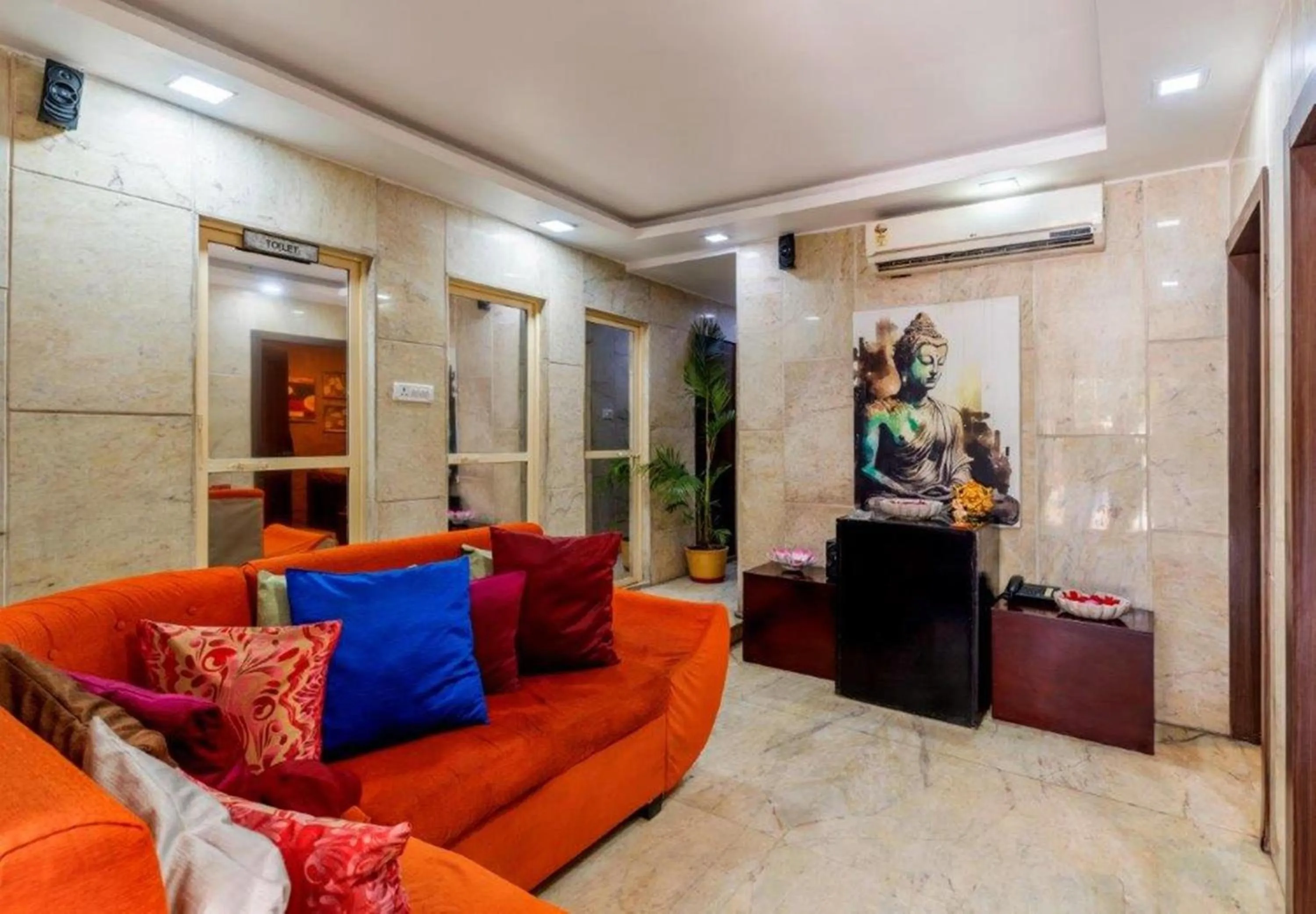 Seating area in Golden Tulip Udaipur