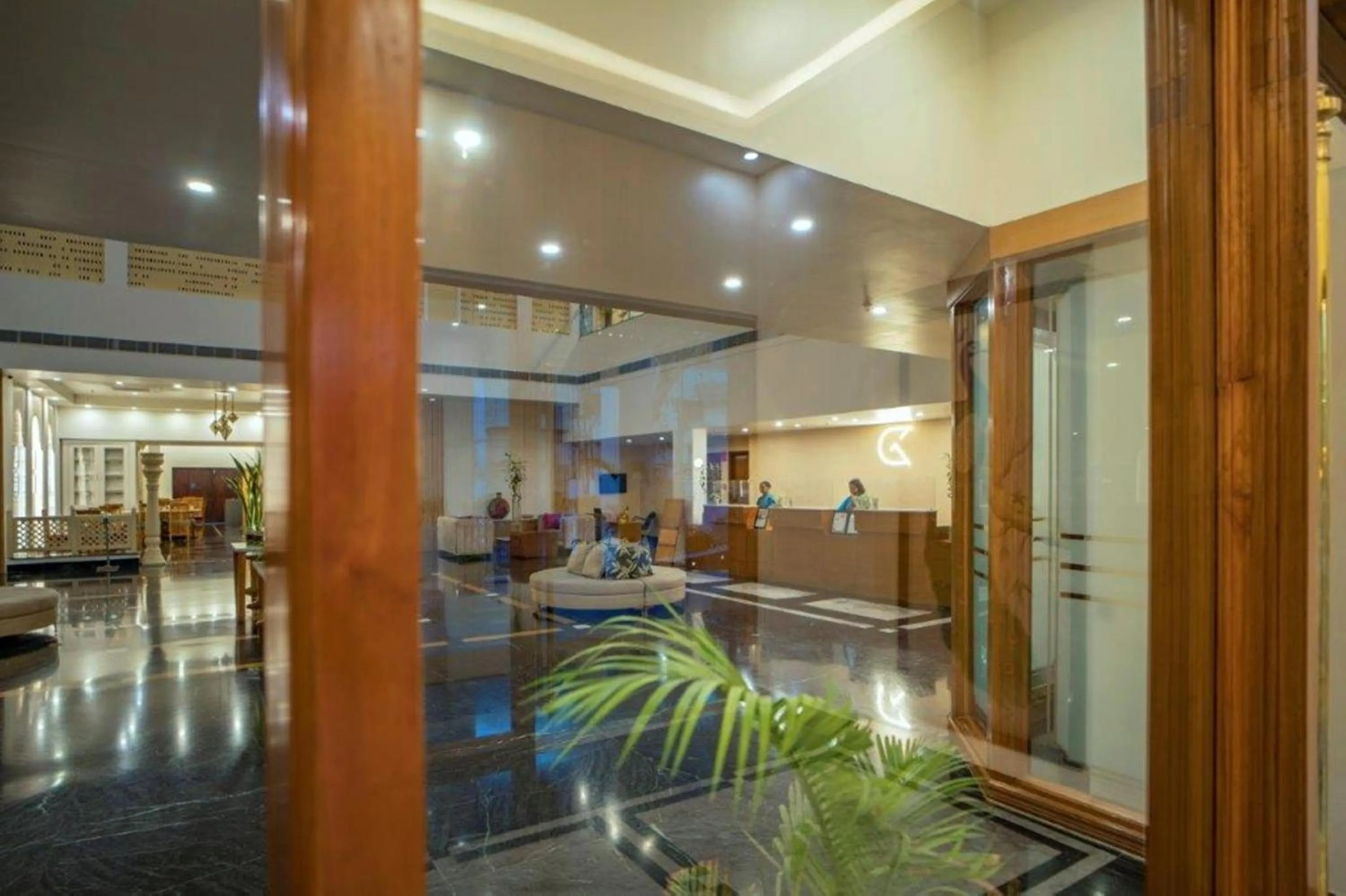 Lobby or reception in Golden Tulip Udaipur