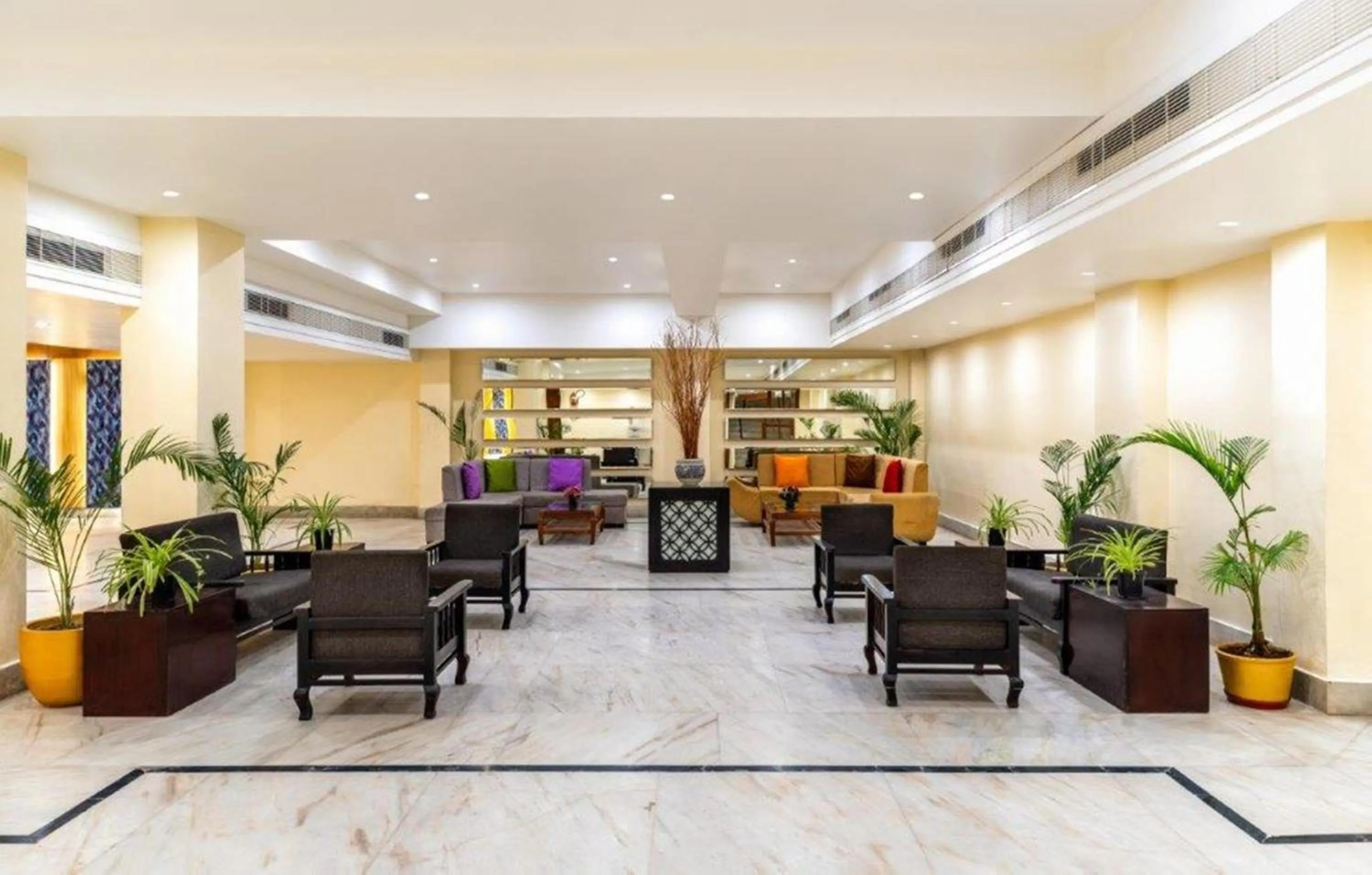 Lobby or reception in Golden Tulip Udaipur