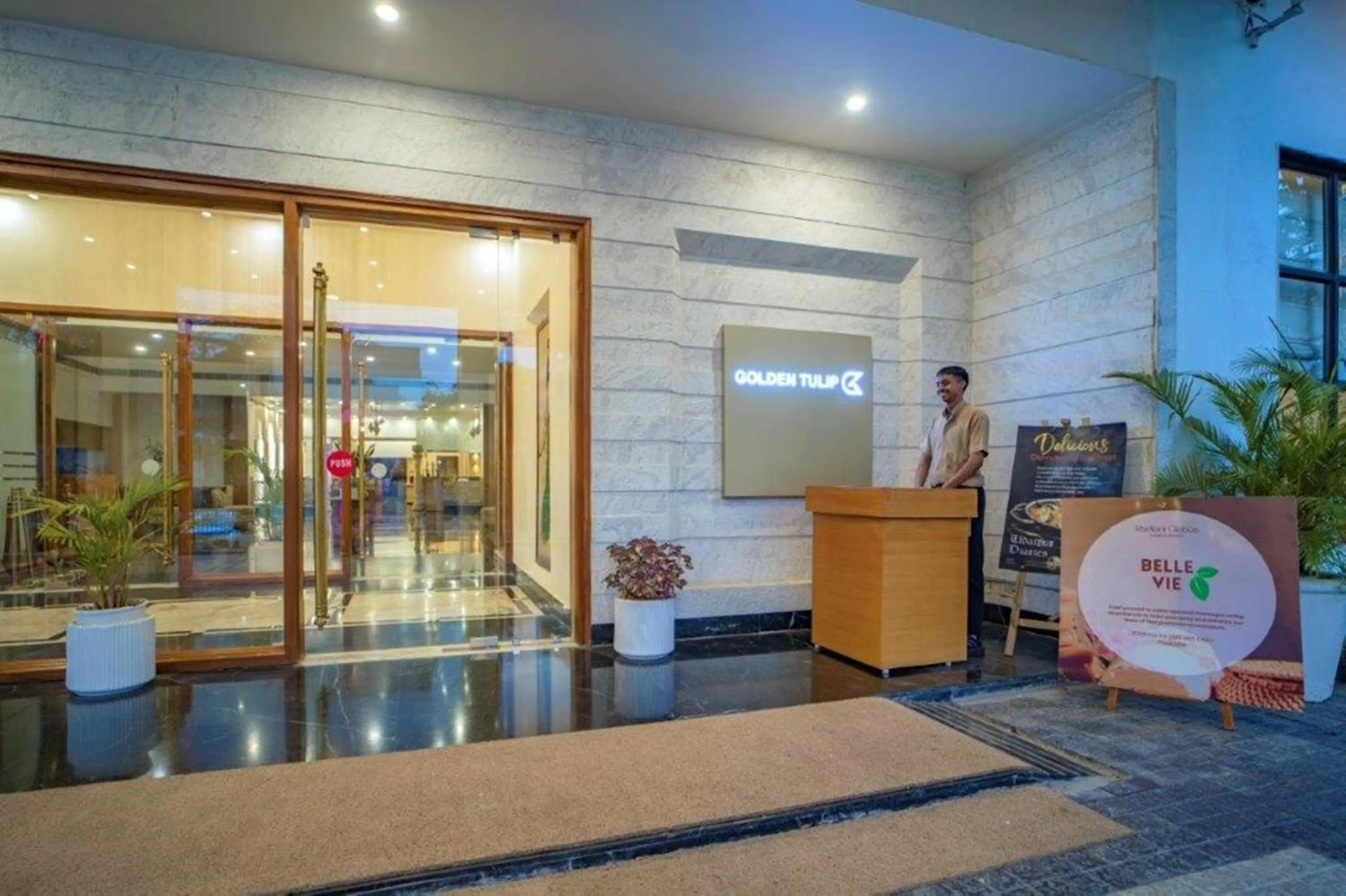 Facade/entrance in Golden Tulip Udaipur