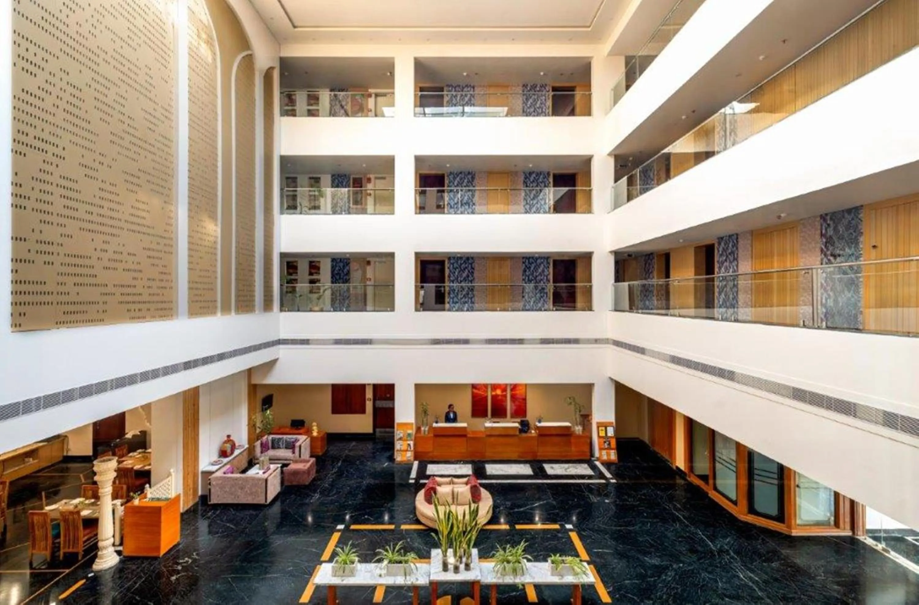 Lobby or reception in Golden Tulip Udaipur