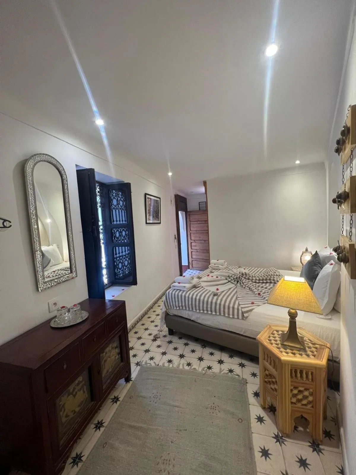 Photo of the whole room, Bed in Riad Jnan El Cadi
