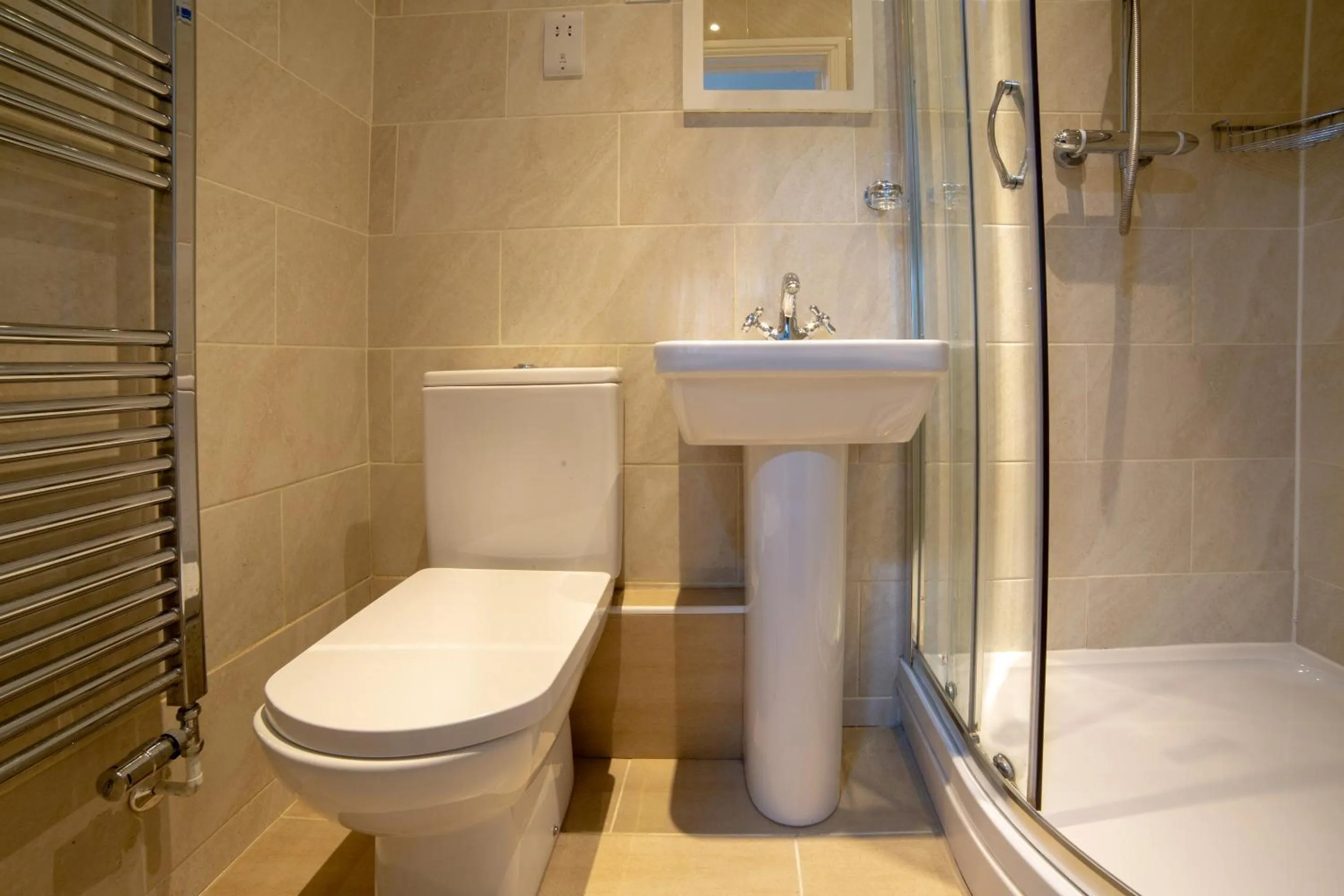 Bathroom in OYO Lonsdale Guest House