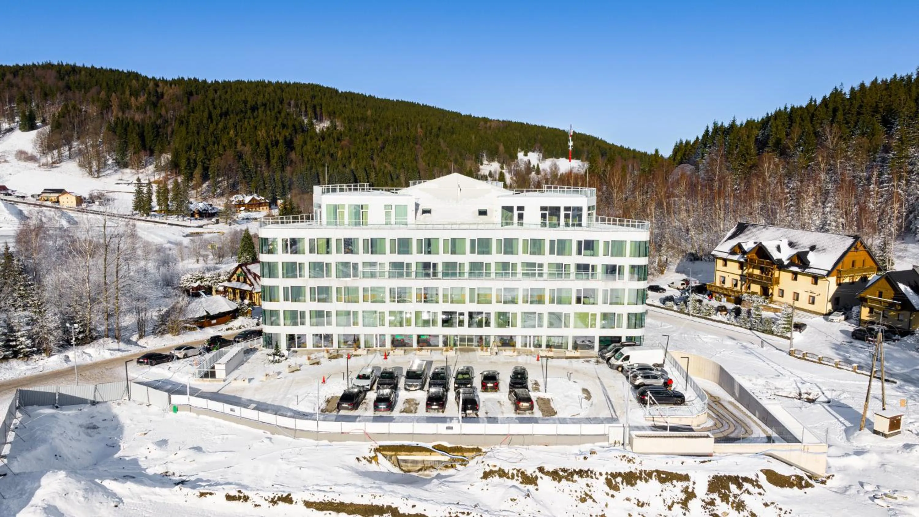 Property building in Aparthotel Biała Perła - Czarna Góra Resort, Sun & Snow