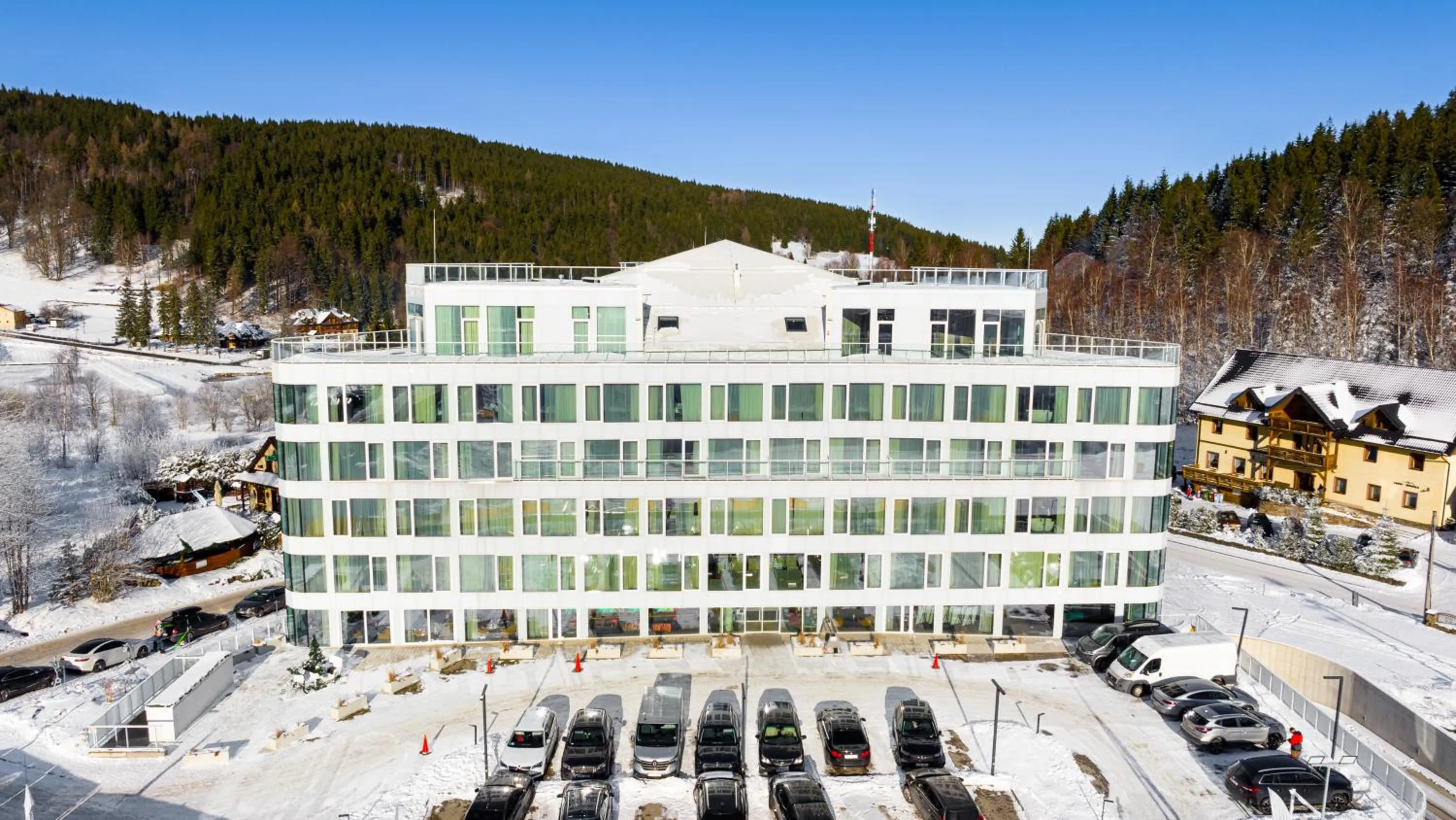 Property building in Aparthotel Biała Perła - Czarna Góra Resort, Sun & Snow