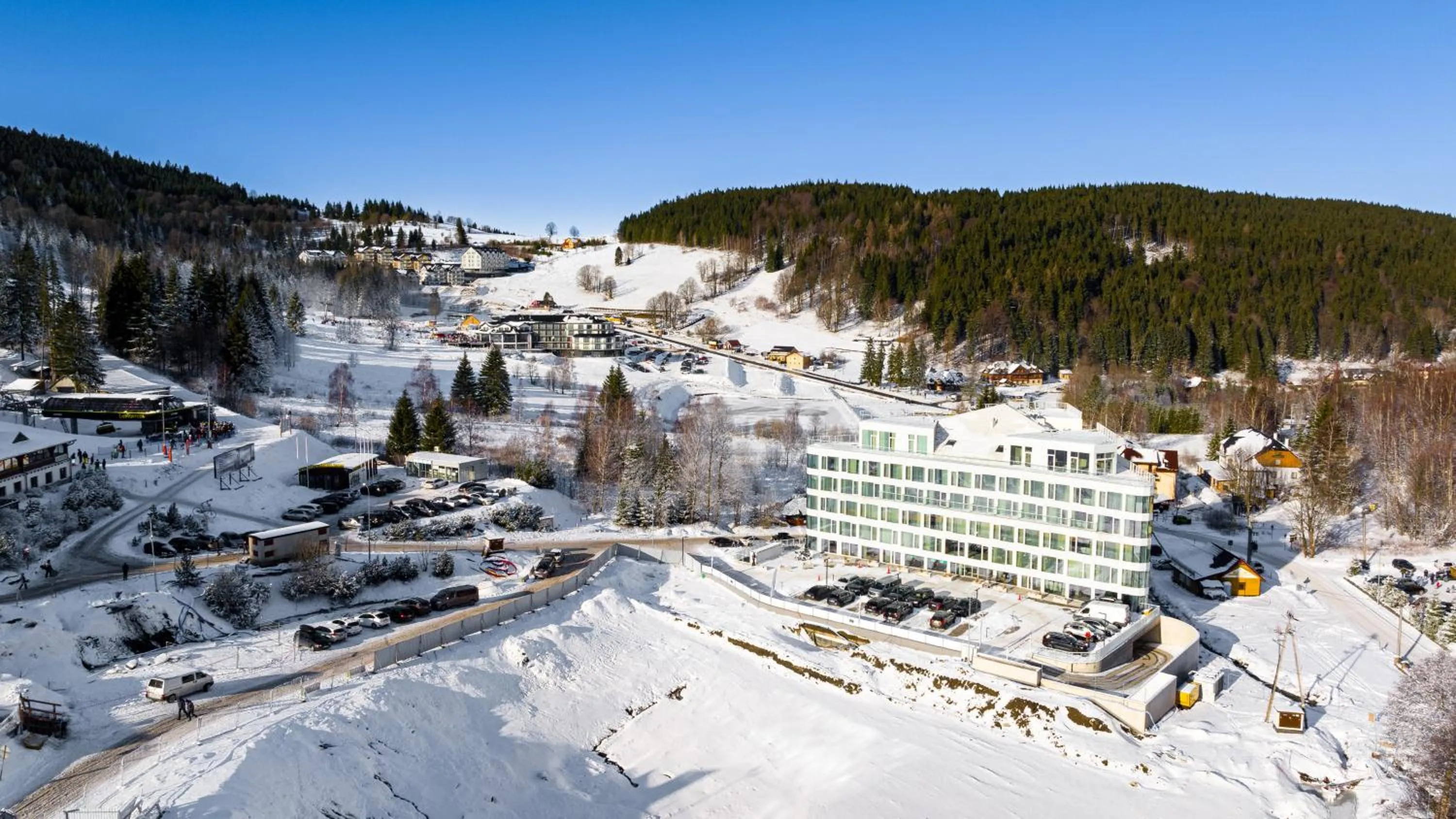 Property building in Aparthotel Biała Perła - Czarna Góra Resort, Sun & Snow