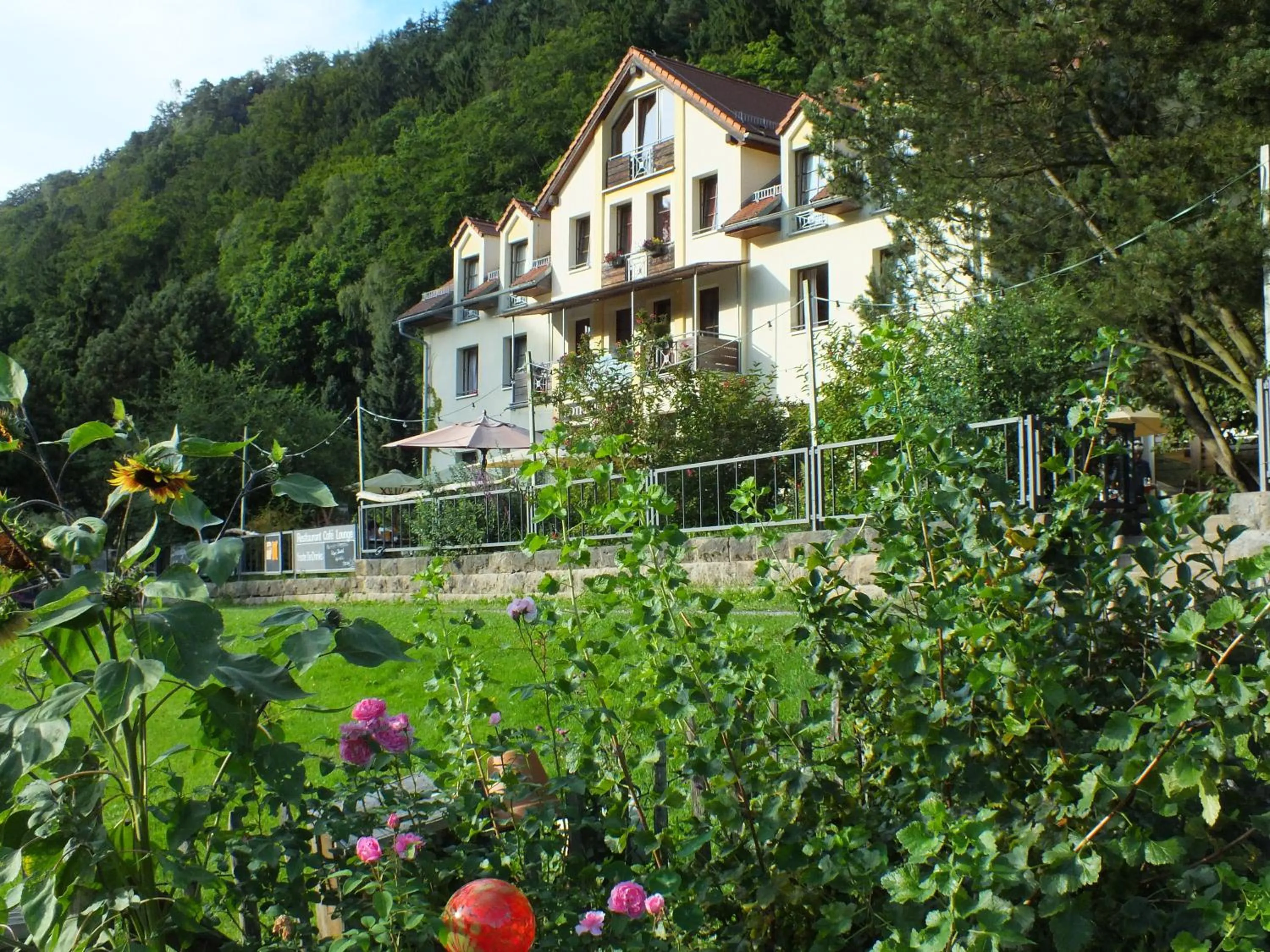 Facade/entrance in Bio-Hotel Helvetia
