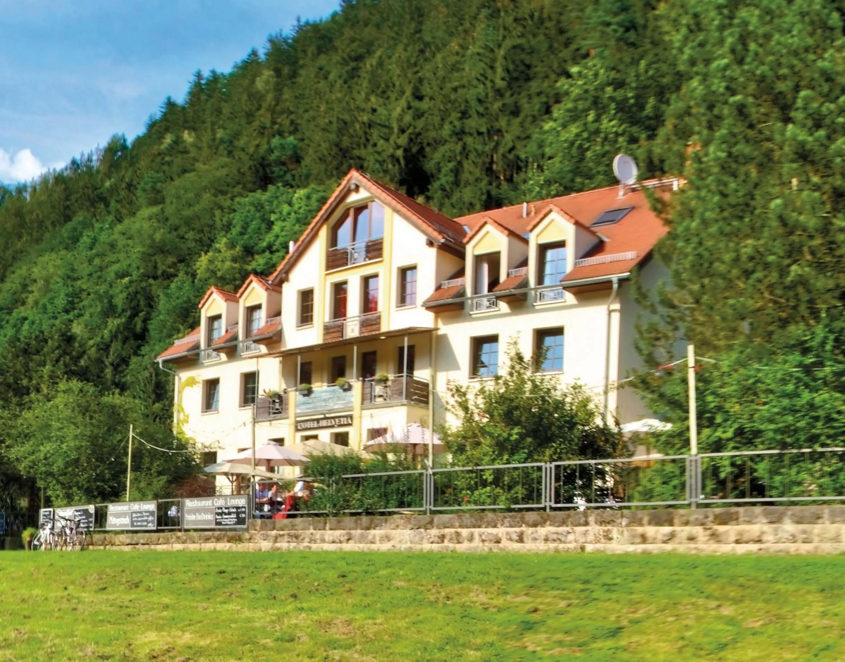 Facade/entrance in Bio-Hotel Helvetia