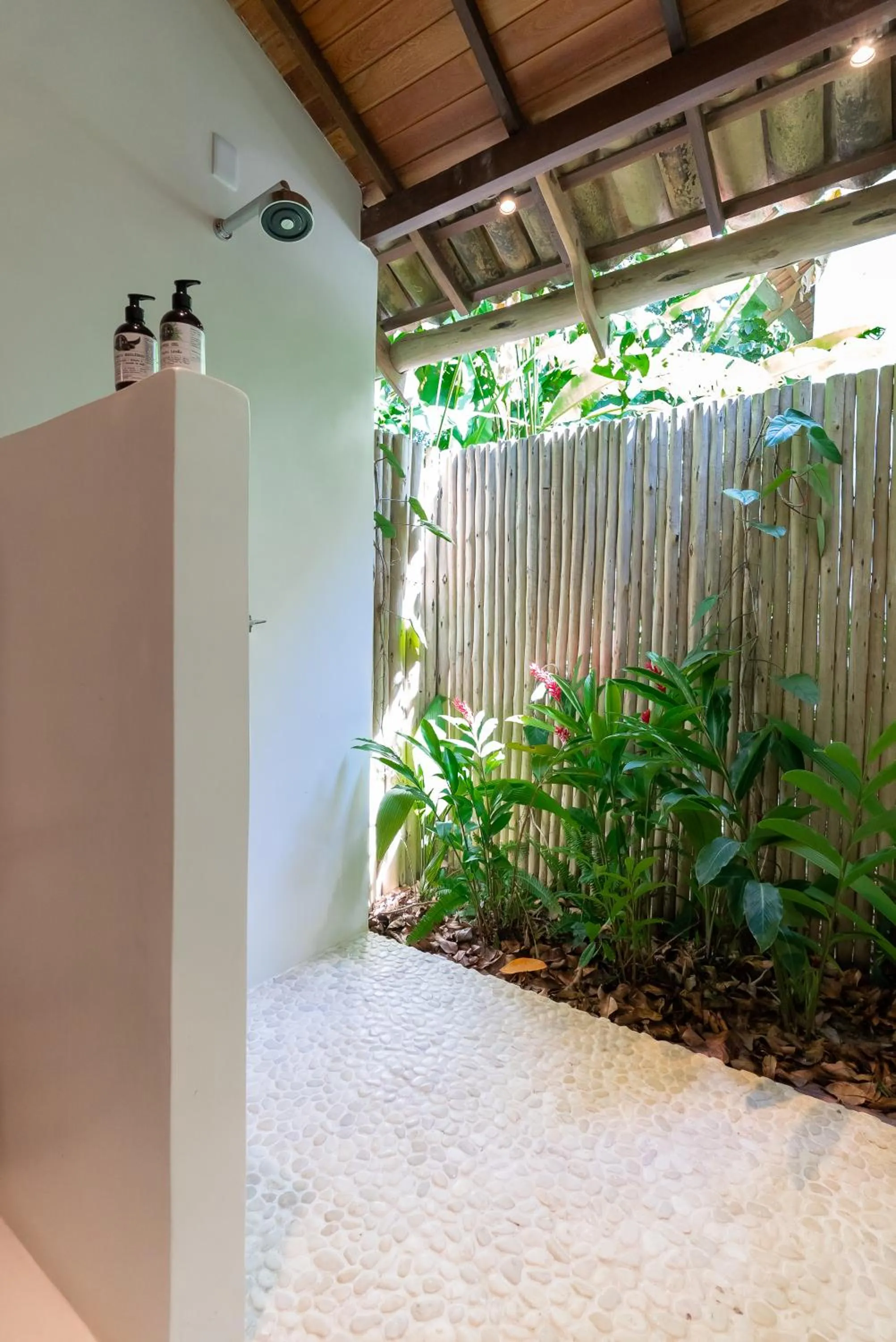 Shower in Hotel Vila São João