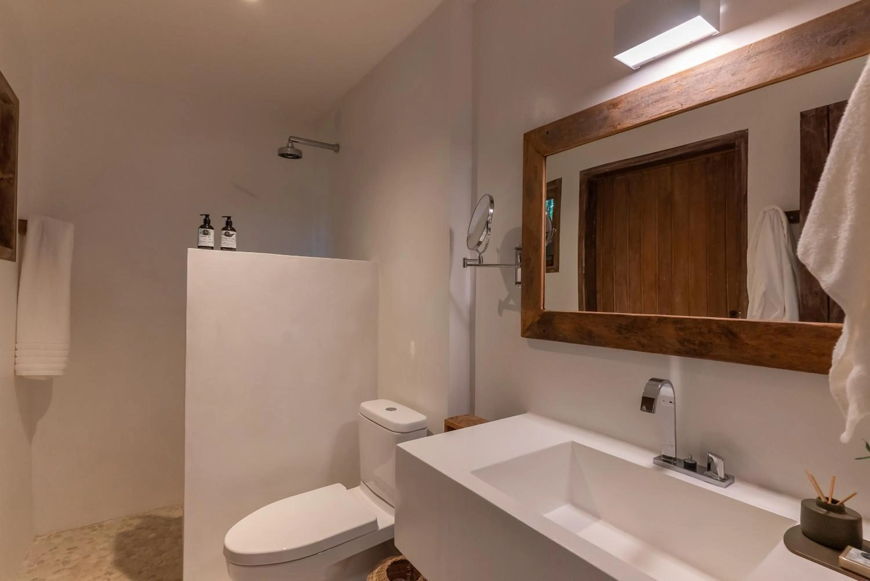 Toilet in Hotel Vila São João