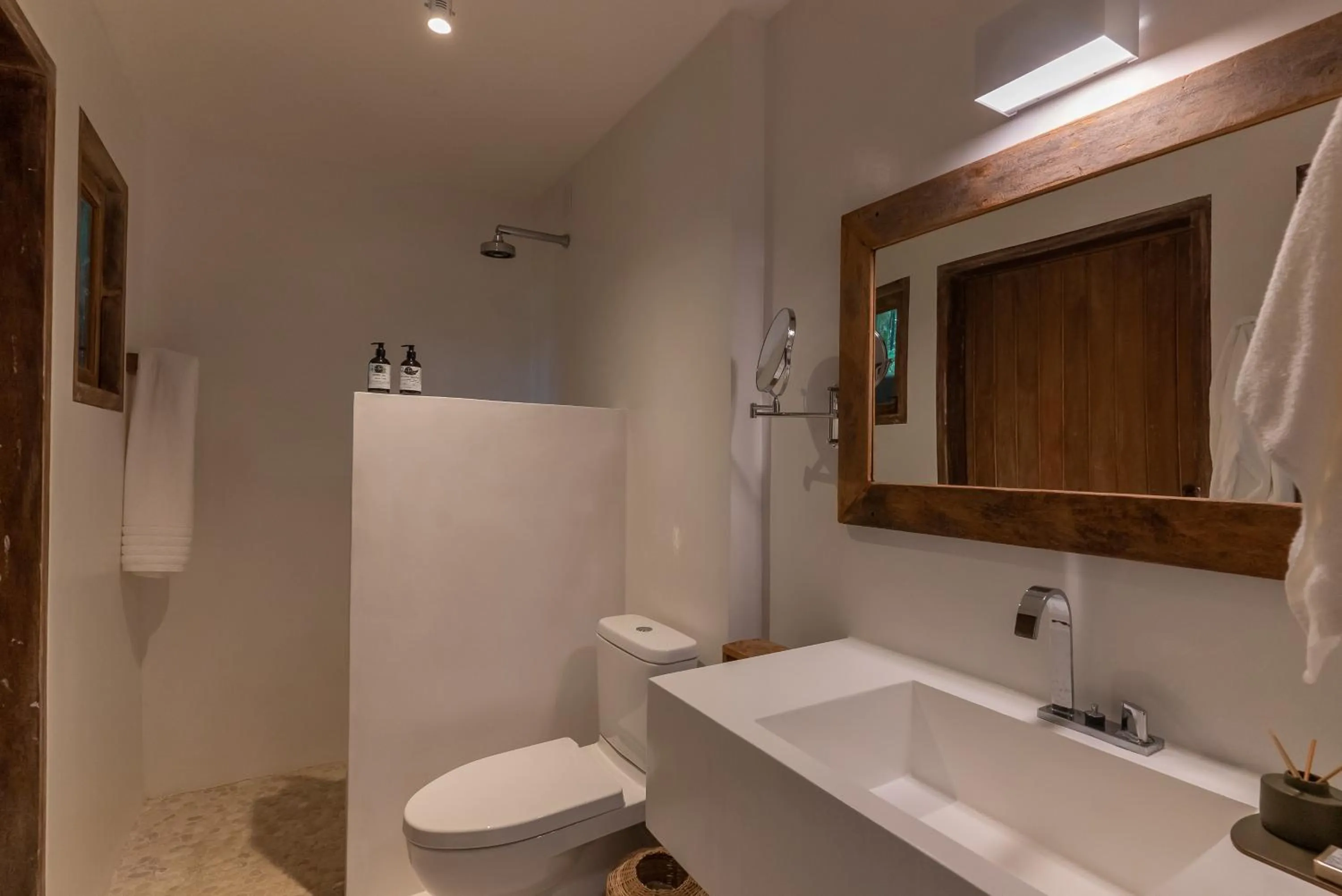 Toilet in Hotel Vila São João