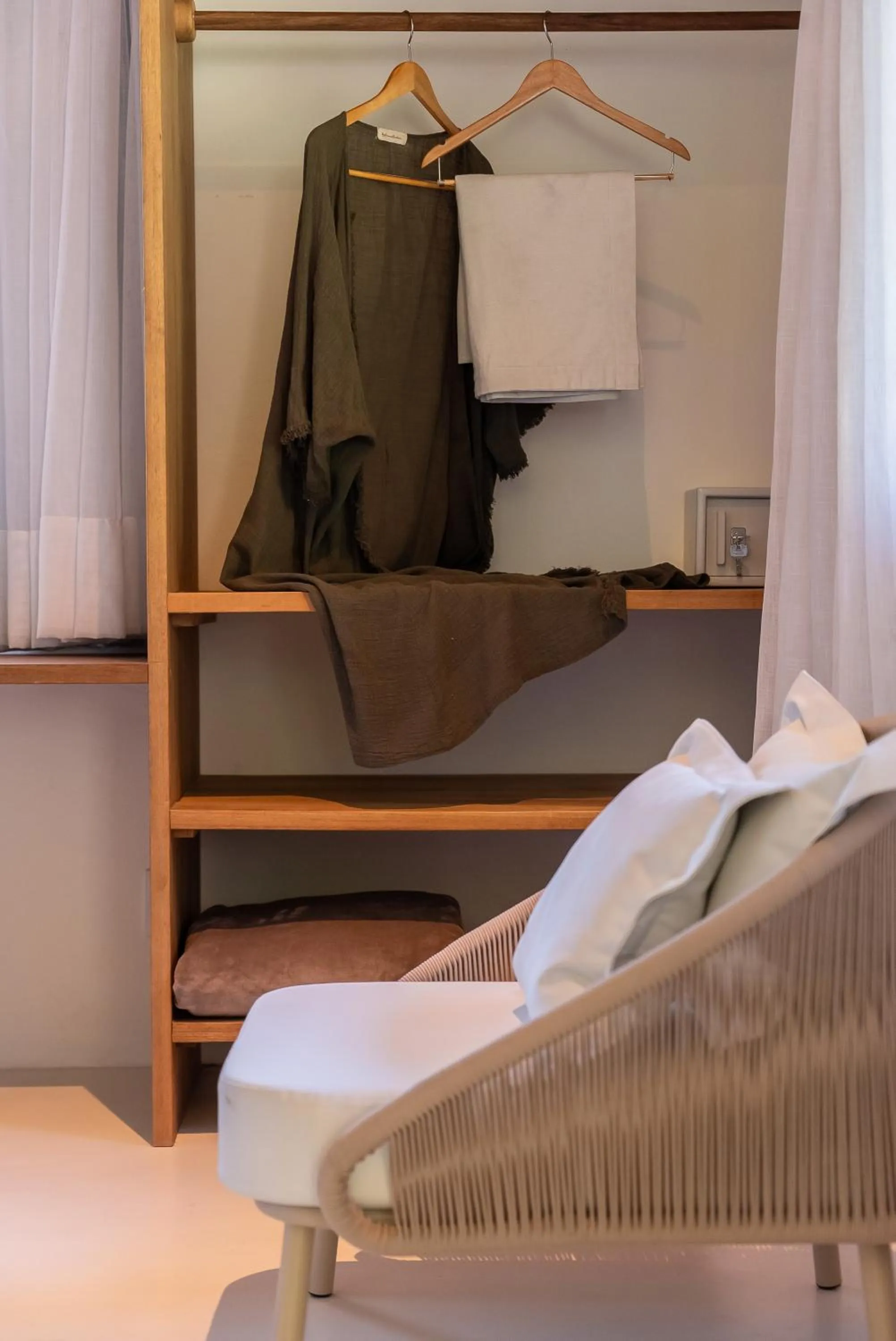 safe, Bed in Hotel Vila São João