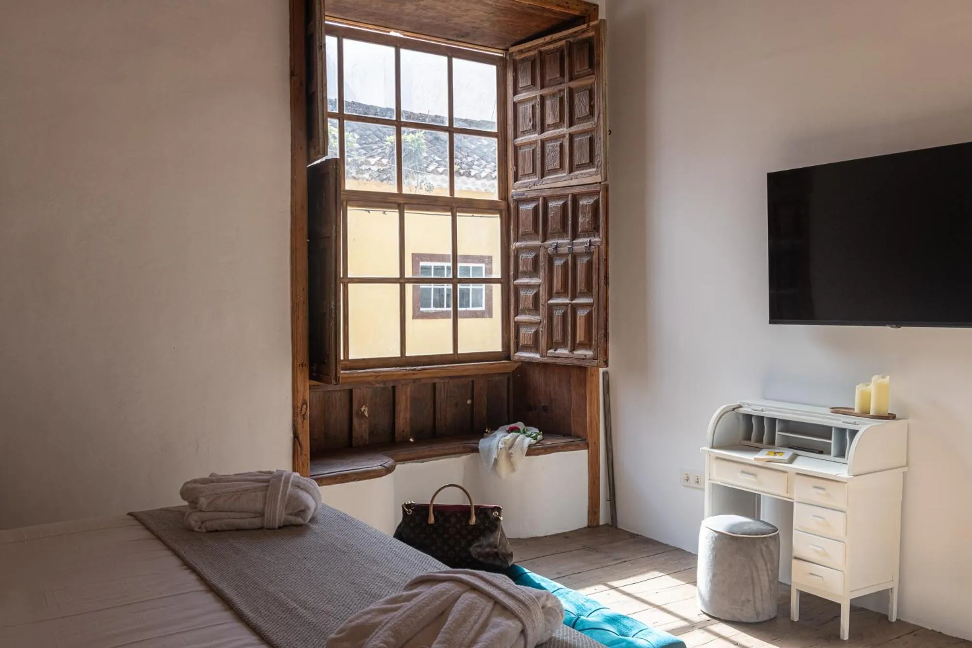 Bedroom, Bed in La Casa de La Camelia