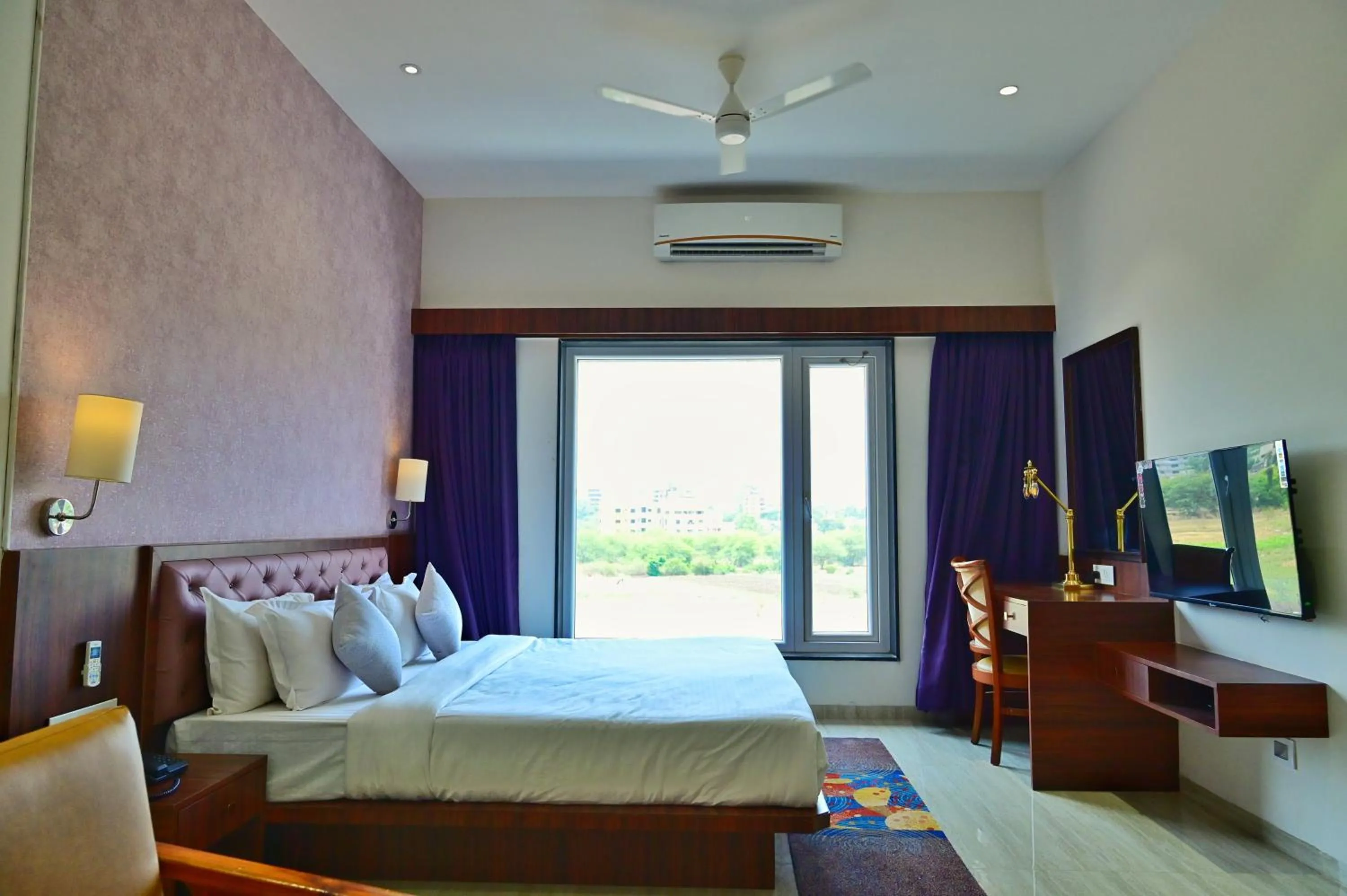 Bed in The One Hotel Nashik