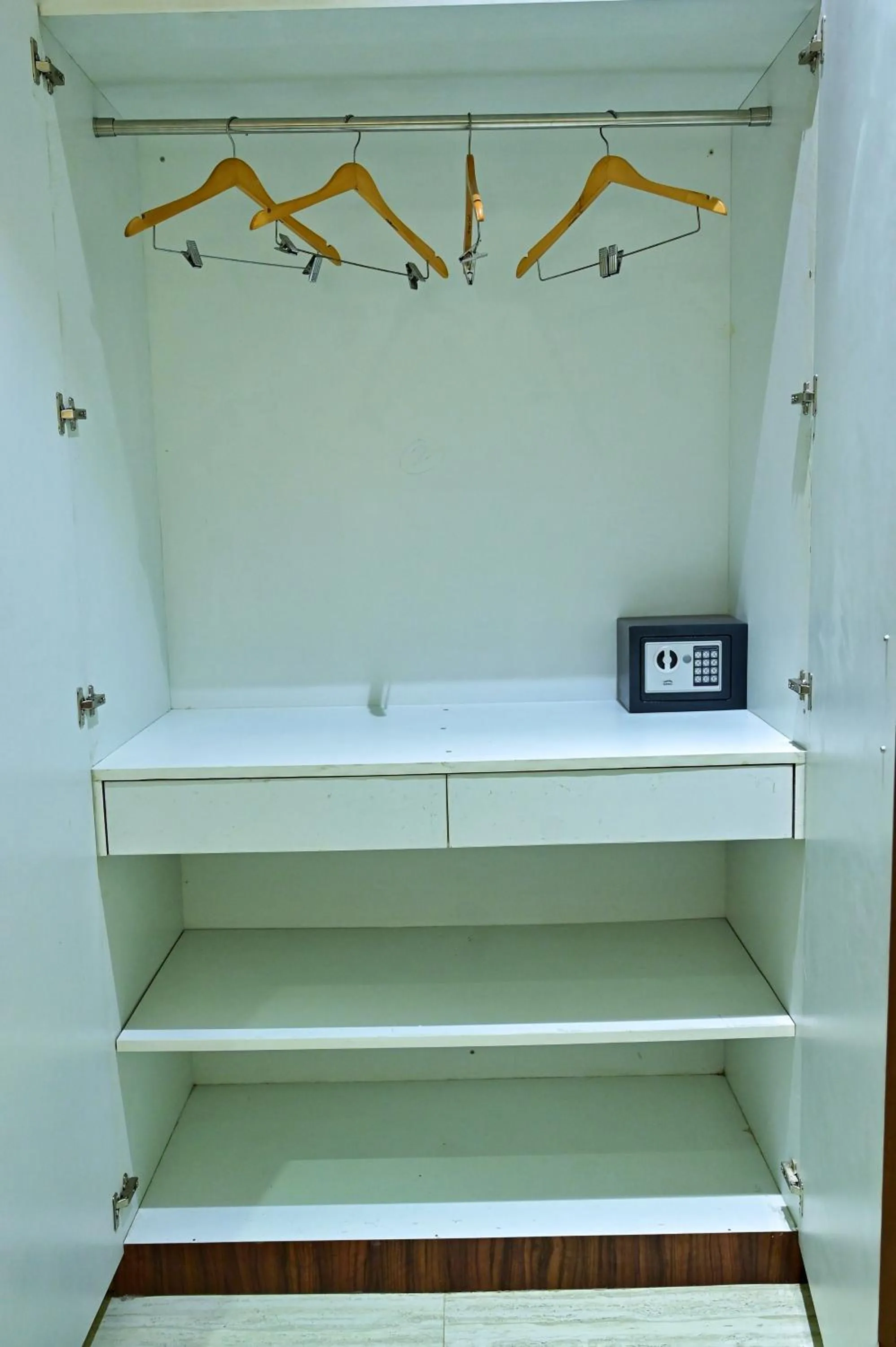 wardrobe in The One Hotel Nashik