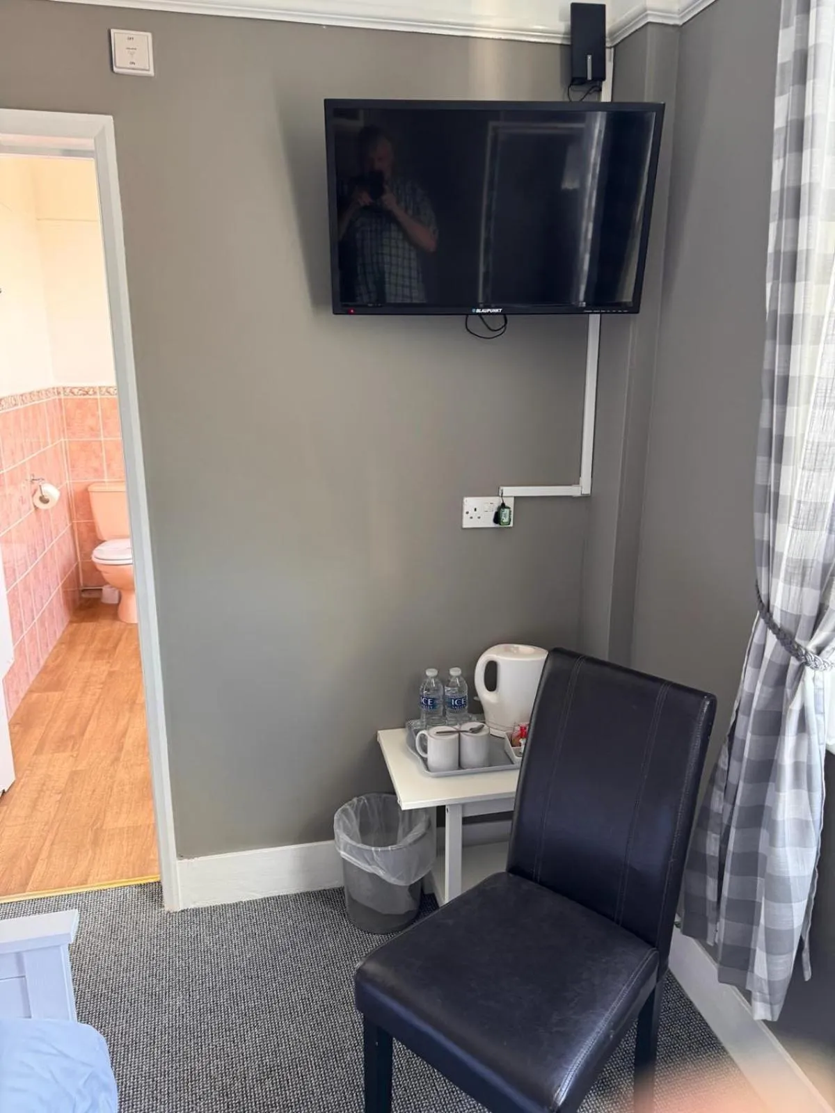 TV and multimedia in Waterfront Hotel