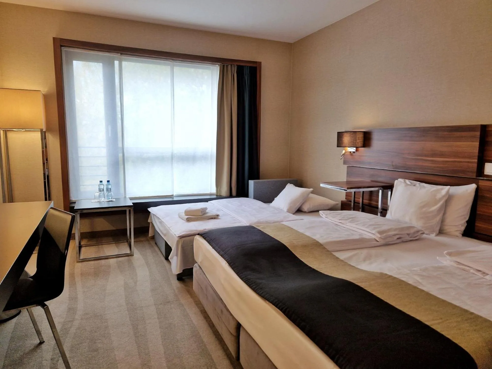 Bedroom, Bed in Warsaw Plaza Hotel