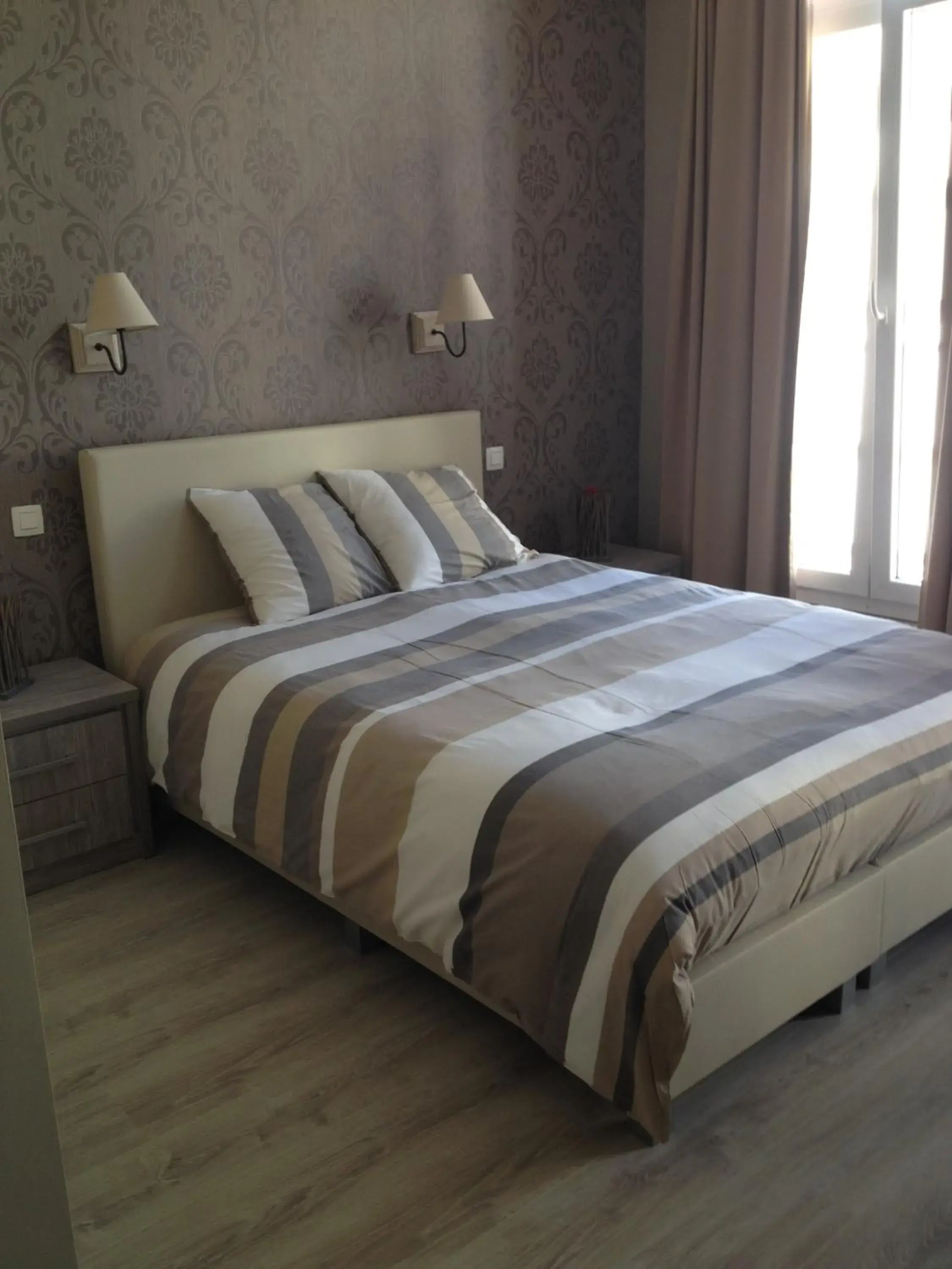 Double Room with Private Bathroom in Hotel Chaplin Double Room with Private Bathroom in Hotel Chaplin