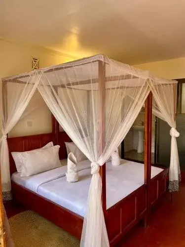 Standard Single Room - single occupancy in Patamu Restaurants Lodge & Safaris Standard Single Room - single occupancy in Patamu Restaurants Lodge & Safaris