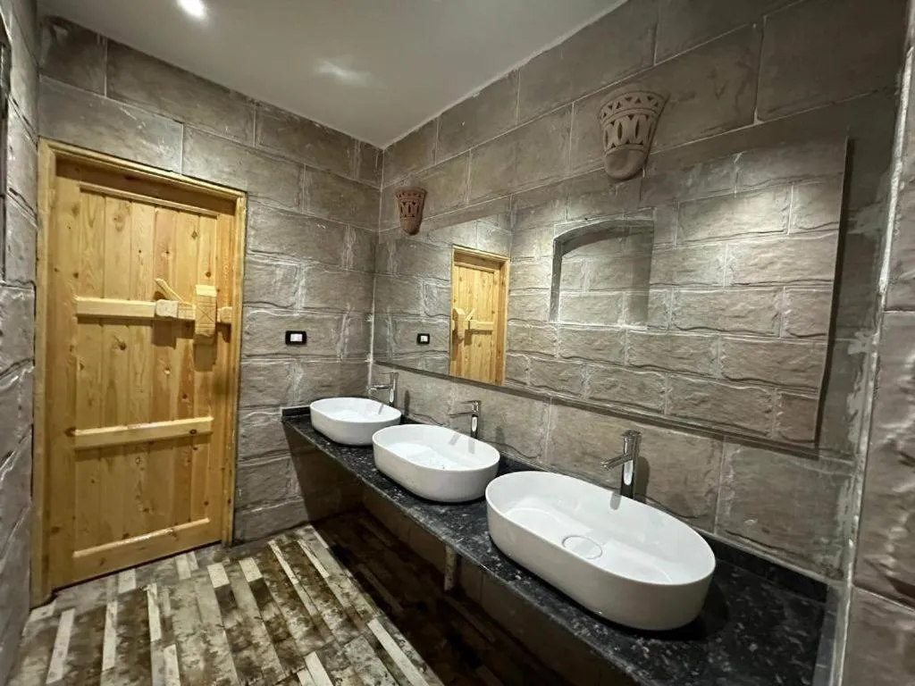 ACHERTOD Nubian House