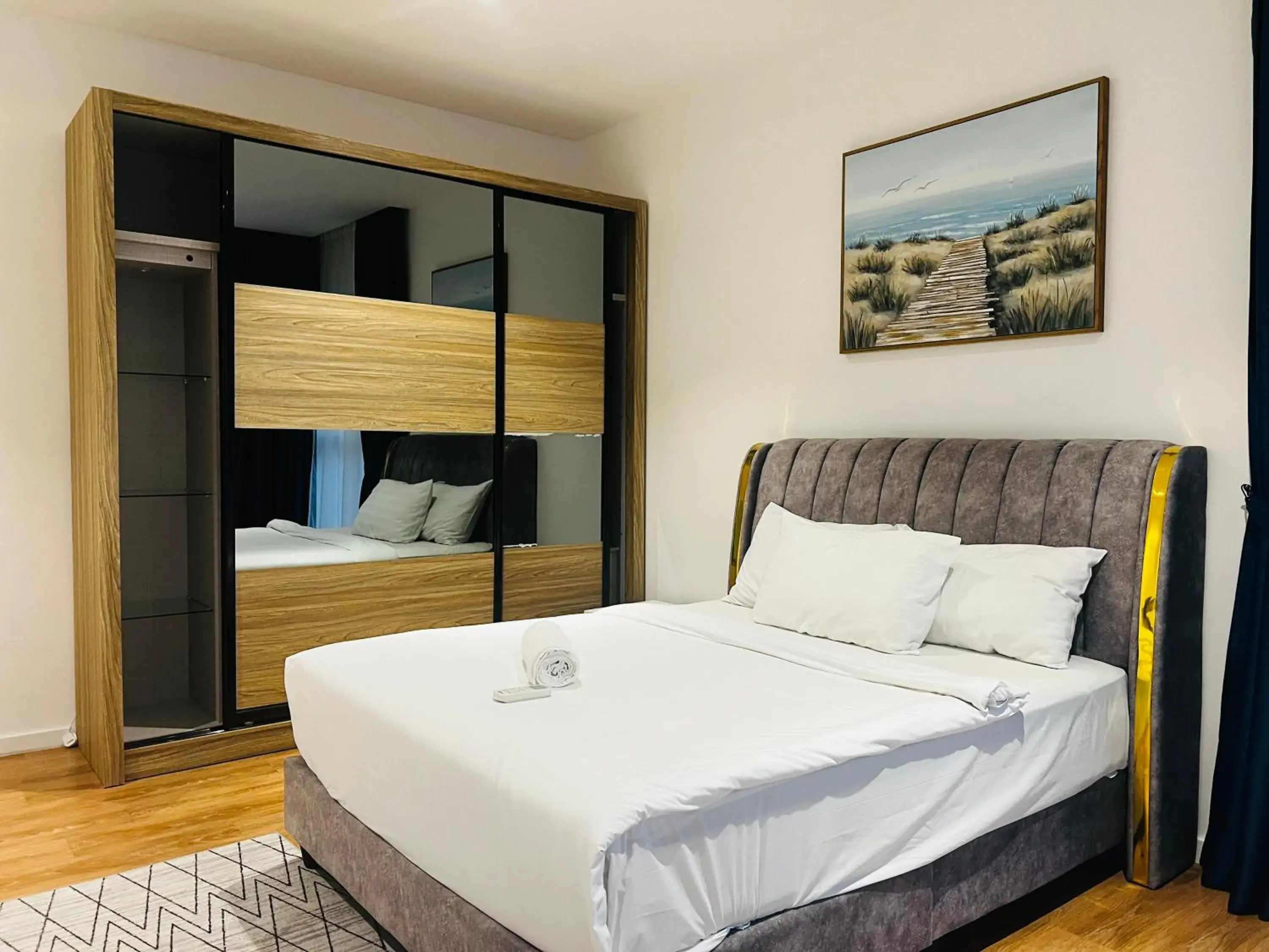 Three-Bedroom Apartment with Balcony in Exclusive Suites At Quill Residences KLCC Three-Bedroom Apartment with Balcony in Exclusive Suites At Quill Residences KLCC