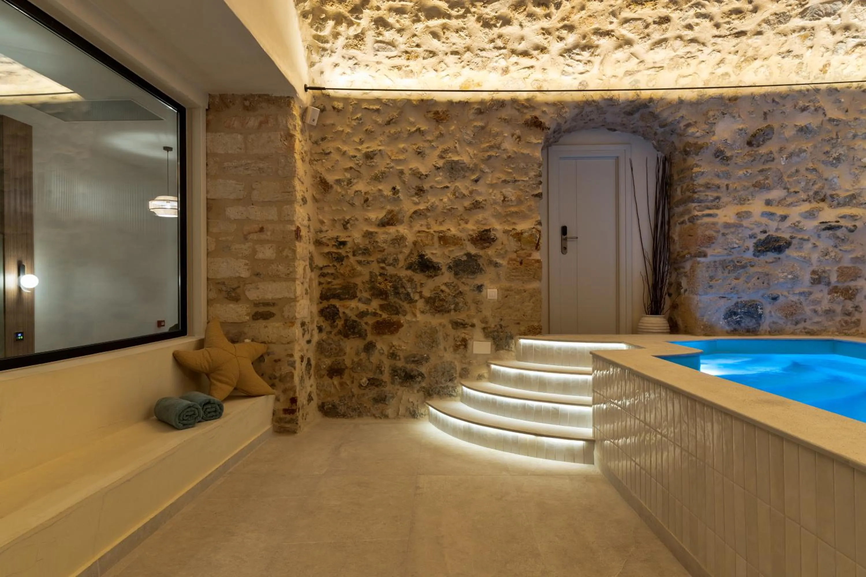 Hot Tub in YeeOn Boutique Hotel, Gythio - Historic Hotels of Europe