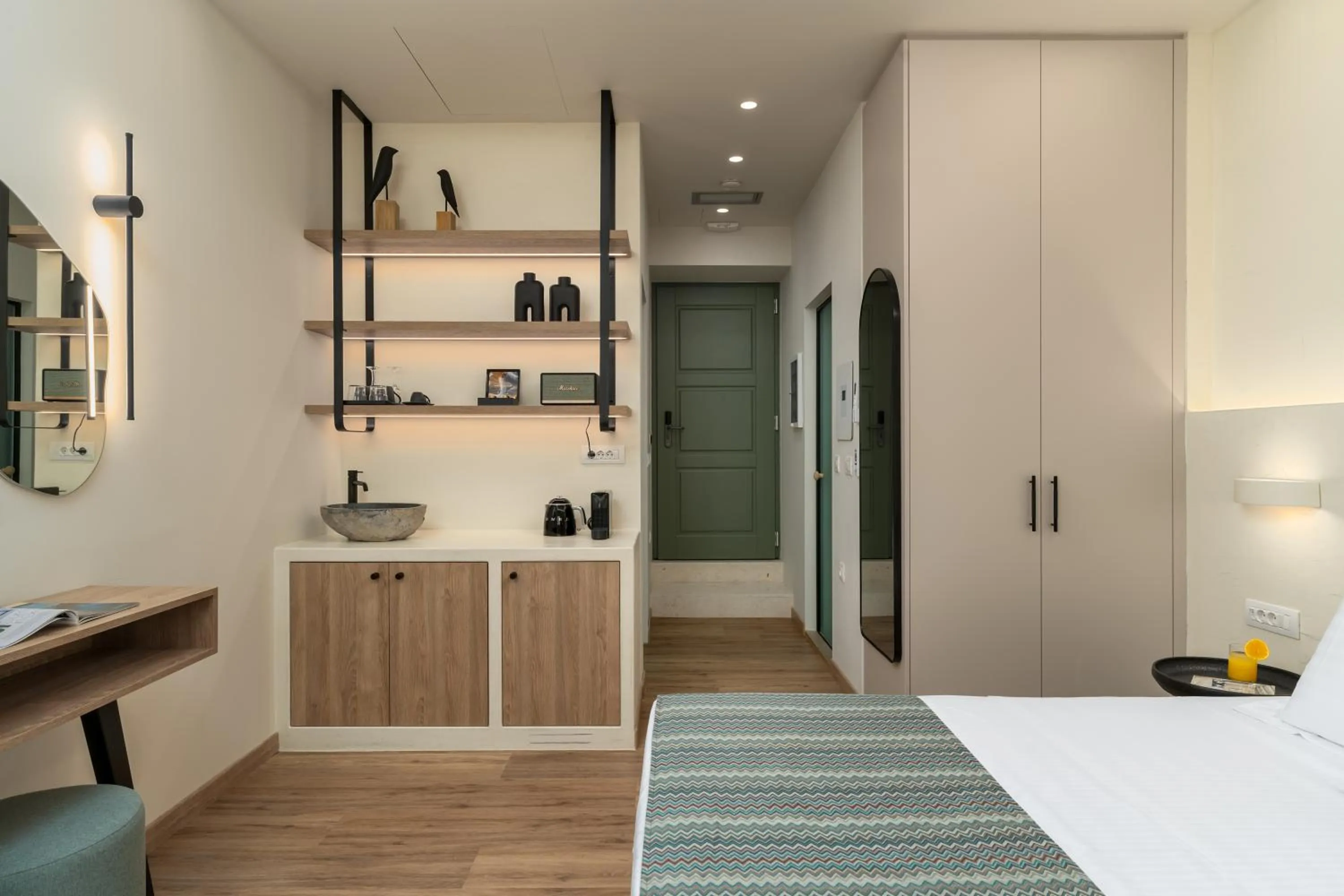 Bedroom, Bed in YeeOn Boutique Hotel, Gythio - Historic Hotels of Europe