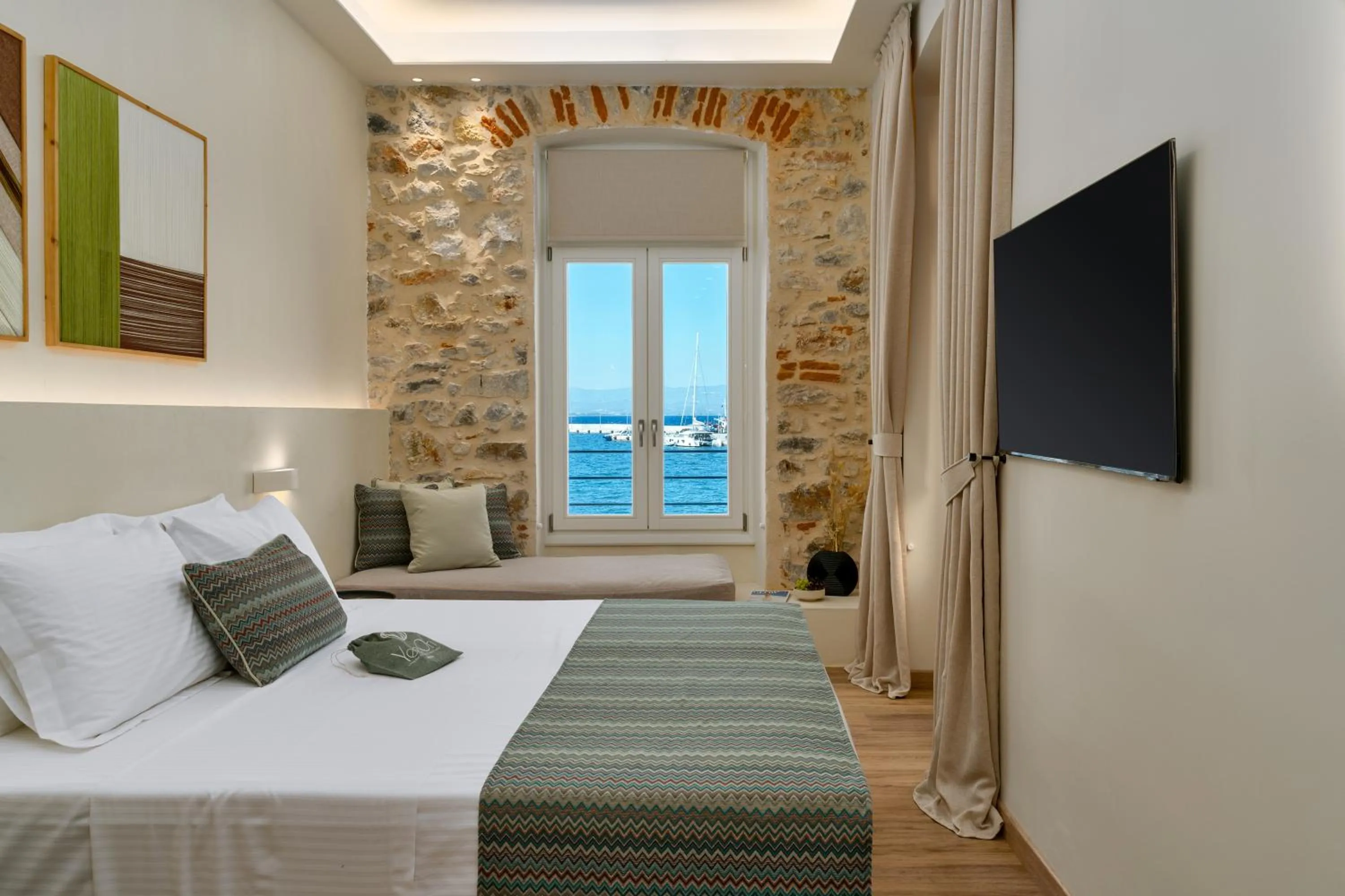 Bedroom, Bed in YeeOn Boutique Hotel, Gythio - Historic Hotels of Europe