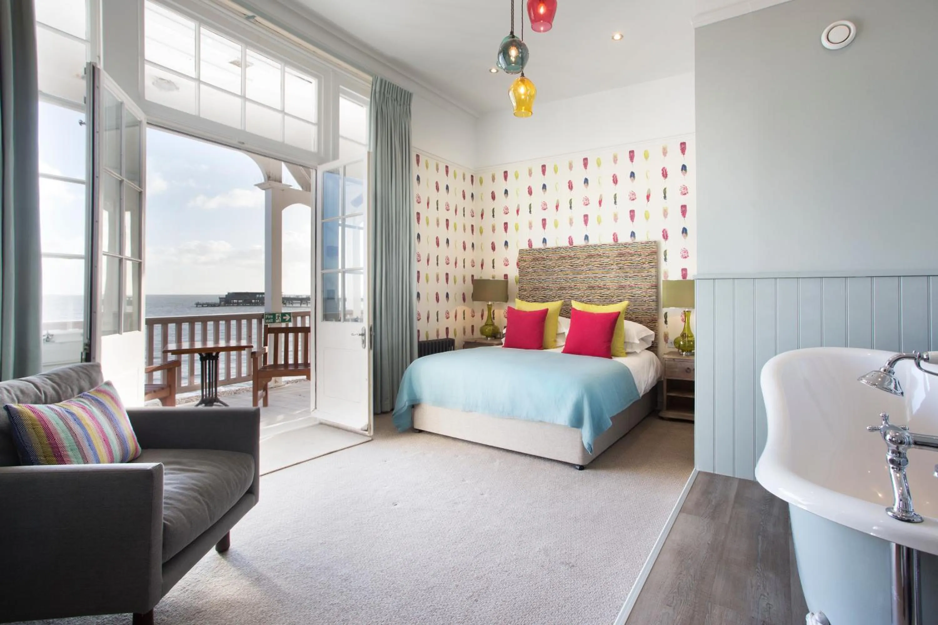 Day, Bed in Royal Hotel