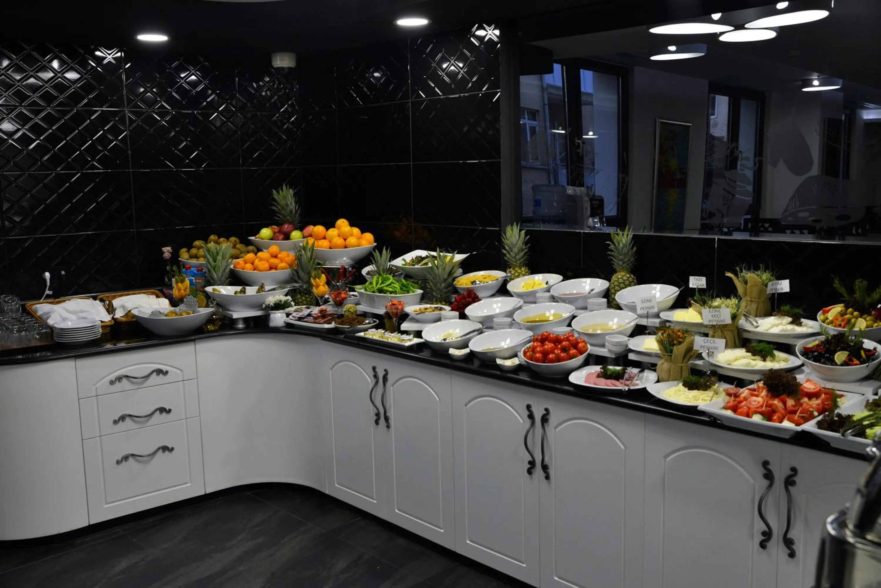 Restaurant/places to eat in Arus Hotel