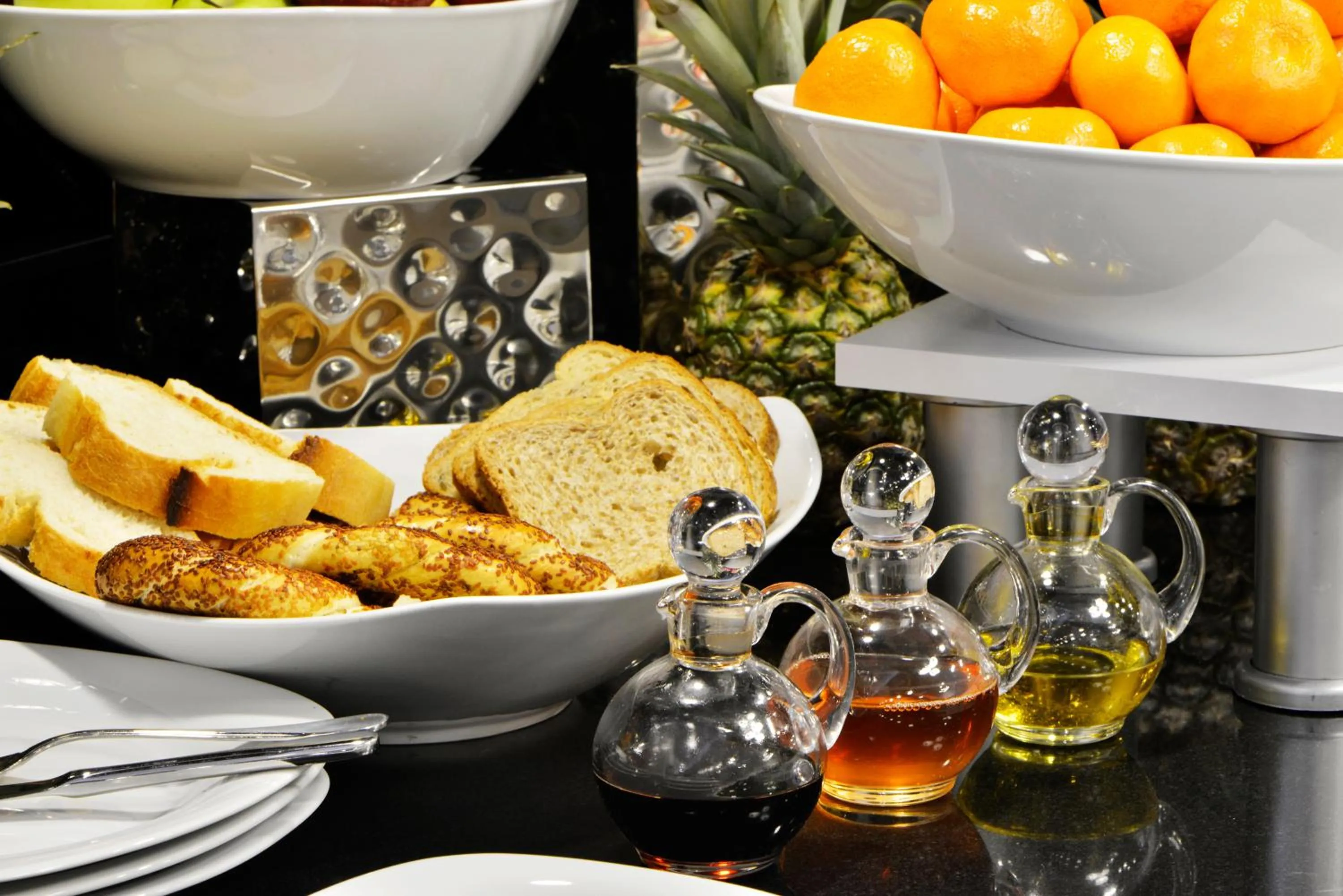 Restaurant/places to eat in Arus Hotel