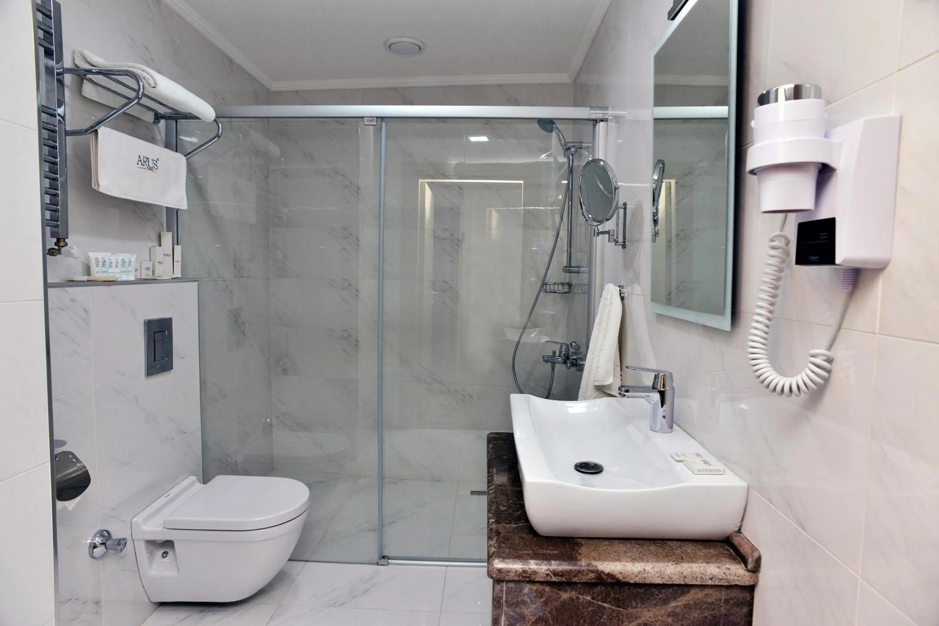 Shower in Arus Hotel