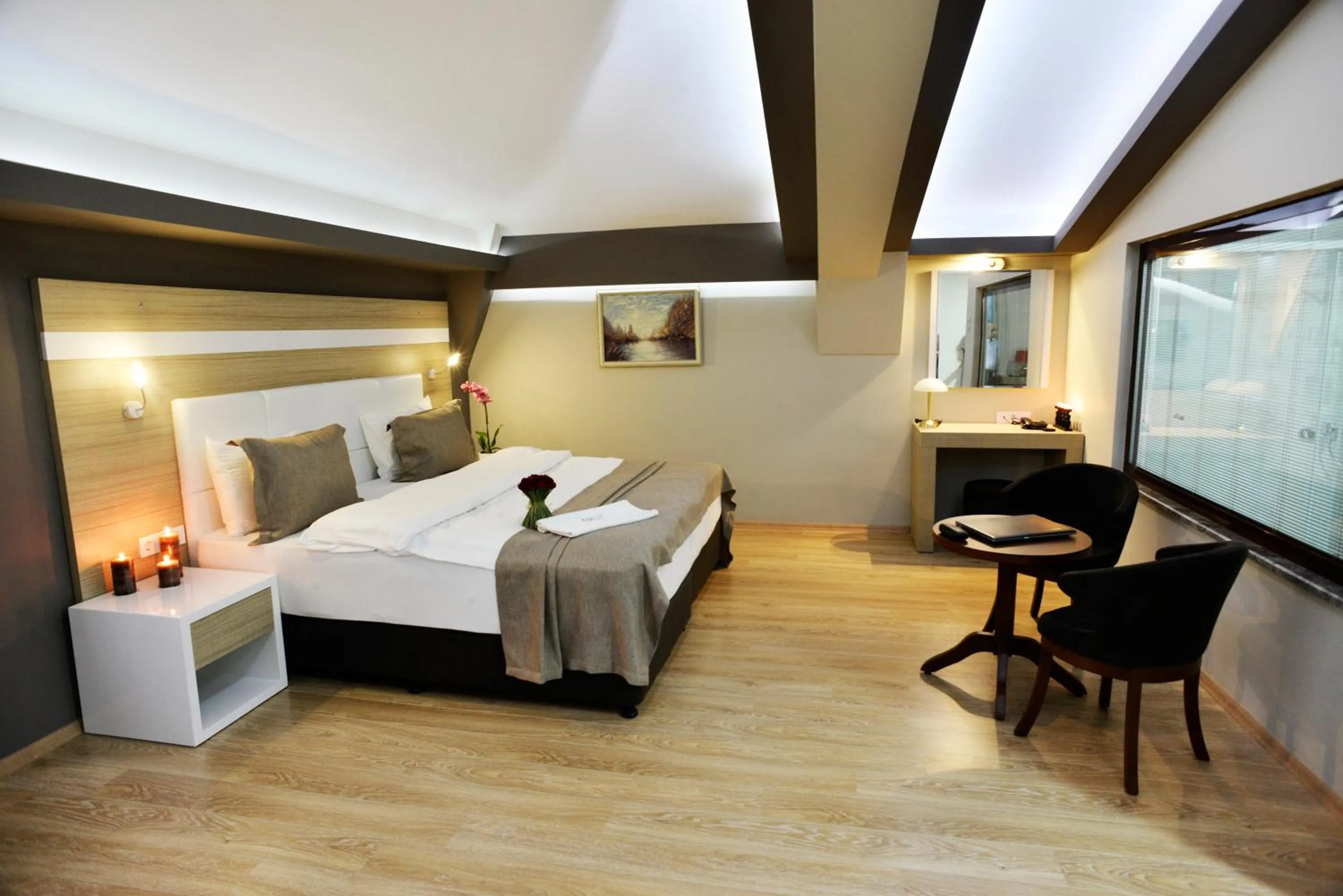 Photo of the whole room, Bed in Arus Hotel