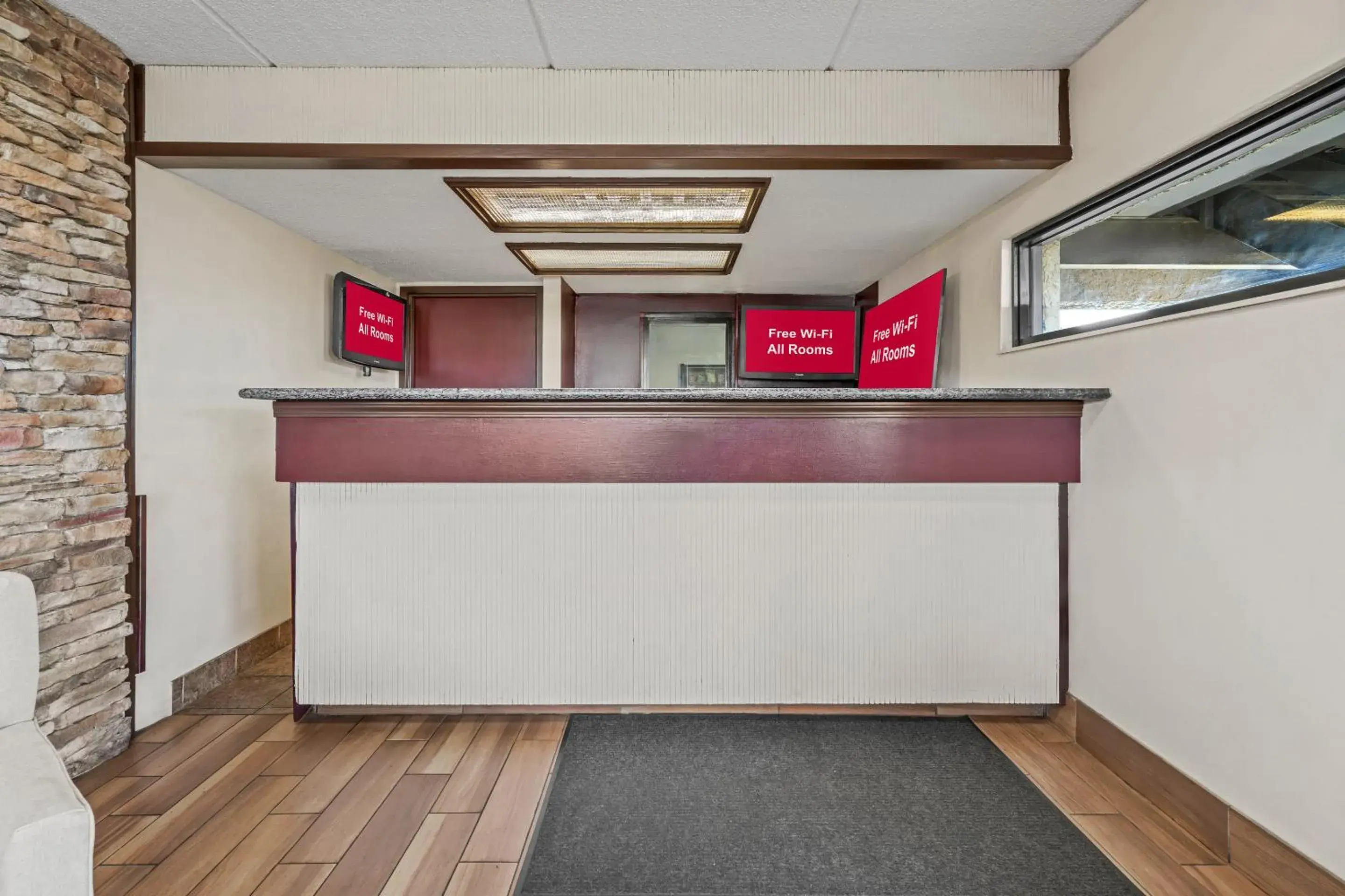 Lobby or reception in Red Roof Inn Jackson Downtown - Fairgrounds Lobby or reception in Red Roof Inn Jackson Downtown - Fairgrounds