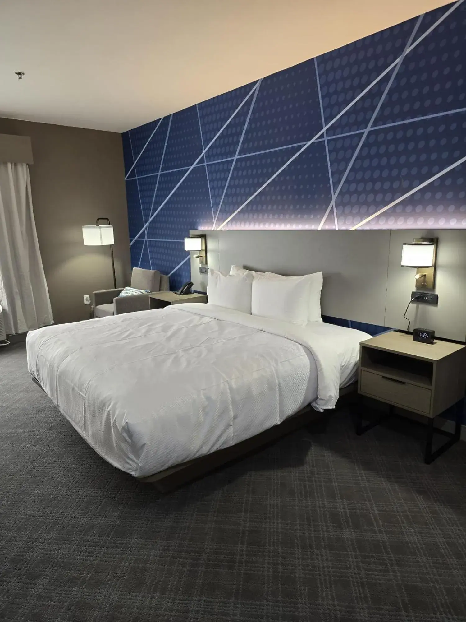 Bed in Comfort Inn & Suites Bed in Comfort Inn & Suites